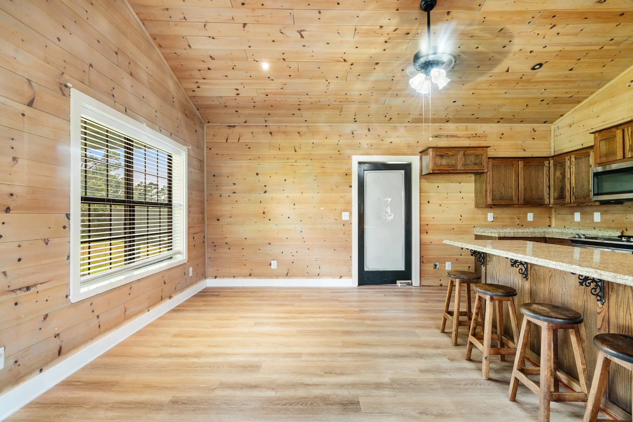 Single Family Residence For Sale in Red River (TX) County , 13944 Farm Road 195, Bagwell, Texas 75412, 4 Bedroom, 2 Bathroom, Garage spaces, 1,850 Sqft, built in 1927, mls#21308858, Real Estate Agent in Bagwell, Homes For Sale in Red River (TX) county, Homes For Sale in Bagwell, Realtor in Bagwell Texas, Real Estate Brokerage Independent Realty Texas, Luminita Cordes Realtor