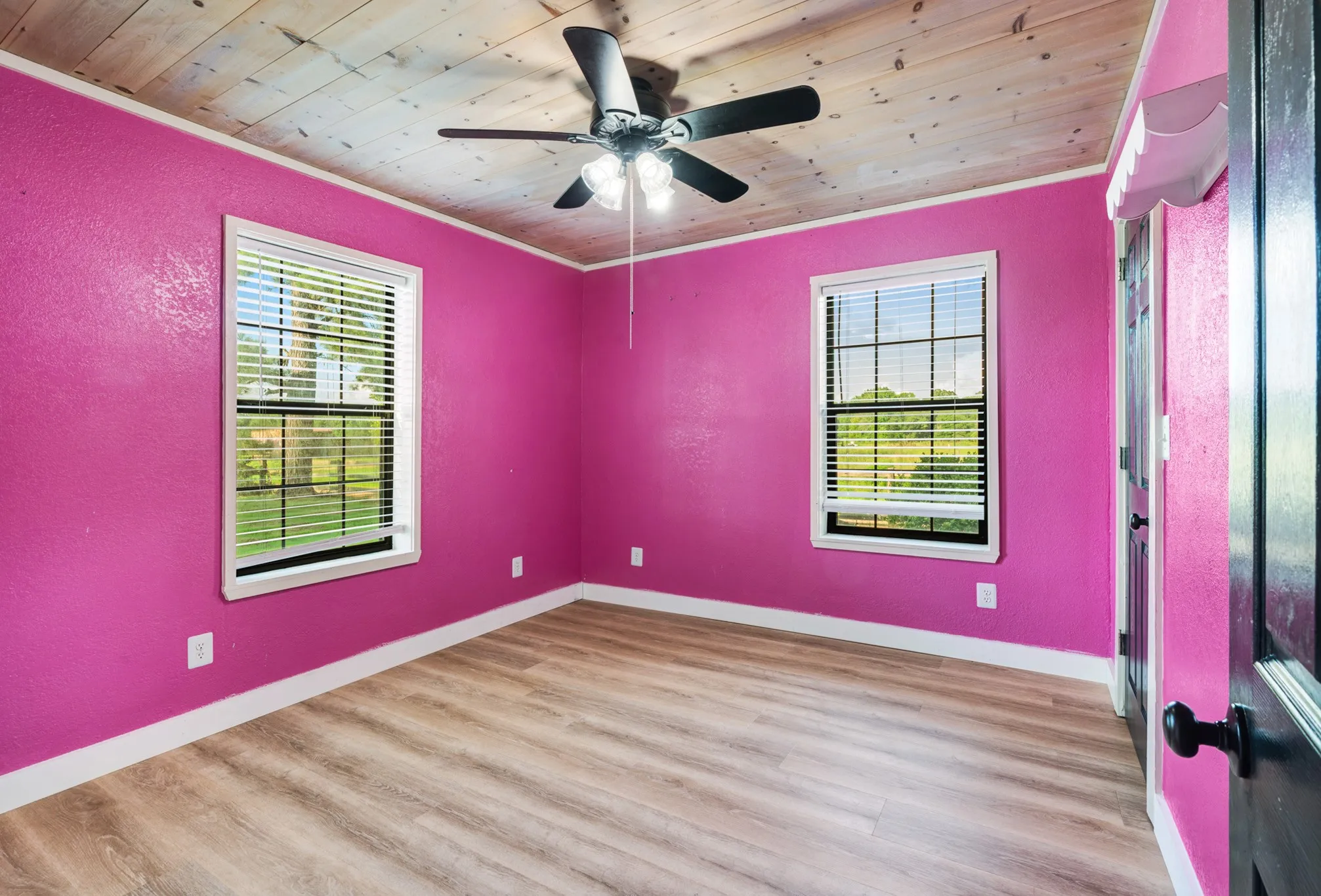 Single Family Residence For Sale in Red River (TX) County , 13944 Farm Road 195, Bagwell, Texas 75412, 4 Bedroom, 2 Bathroom, Garage spaces, 1,850 Sqft, built in 1927, mls#21308858, Real Estate Agent in Bagwell, Homes For Sale in Red River (TX) county, Homes For Sale in Bagwell, Realtor in Bagwell Texas, Real Estate Brokerage Independent Realty Texas, Luminita Cordes Realtor