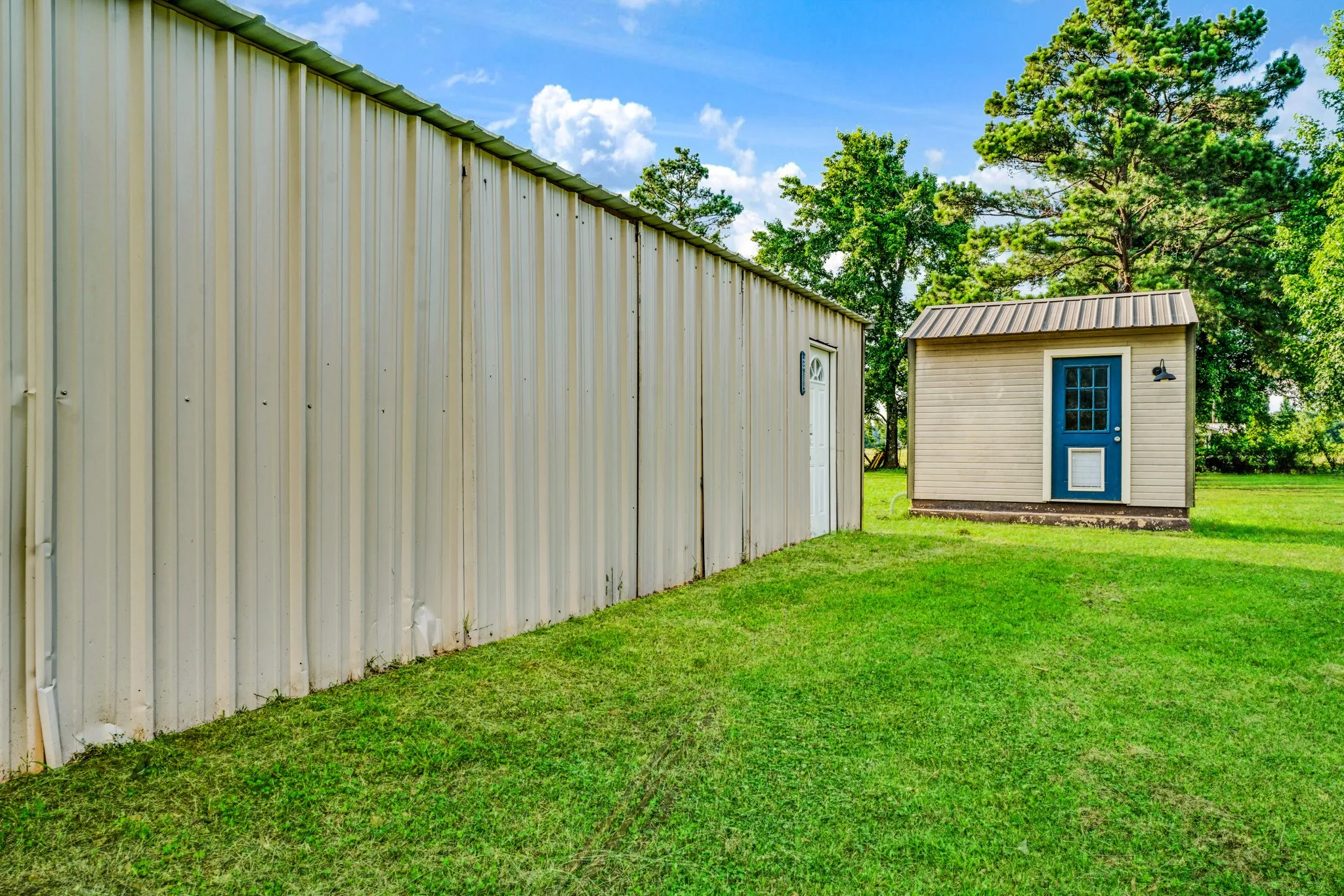 Single Family Residence For Sale in Red River (TX) County , 13944 Farm Road 195, Bagwell, Texas 75412, 4 Bedroom, 2 Bathroom, Garage spaces, 1,850 Sqft, built in 1927, mls#21308858, Real Estate Agent in Bagwell, Homes For Sale in Red River (TX) county, Homes For Sale in Bagwell, Realtor in Bagwell Texas, Real Estate Brokerage Independent Realty Texas, Luminita Cordes Realtor