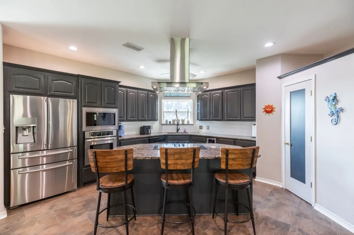Single Family Residence For Rent in Taylor County , 364 Alexandra Drive, Tuscola, Texas 79562, 3 Bedrooms, 3 Bathrooms, 2 Garage spaces, 2,934 Sqft, built in 2000, Price $7,000, mls#21310863, Real Estate Agent in Tuscola, Homes For Rent in Taylor county, Homes For Rent in Tuscola, Realtor in Tuscola Texas, Real Estate Brokerage Independent Realty Texas, Luminita Cordes Realtor
