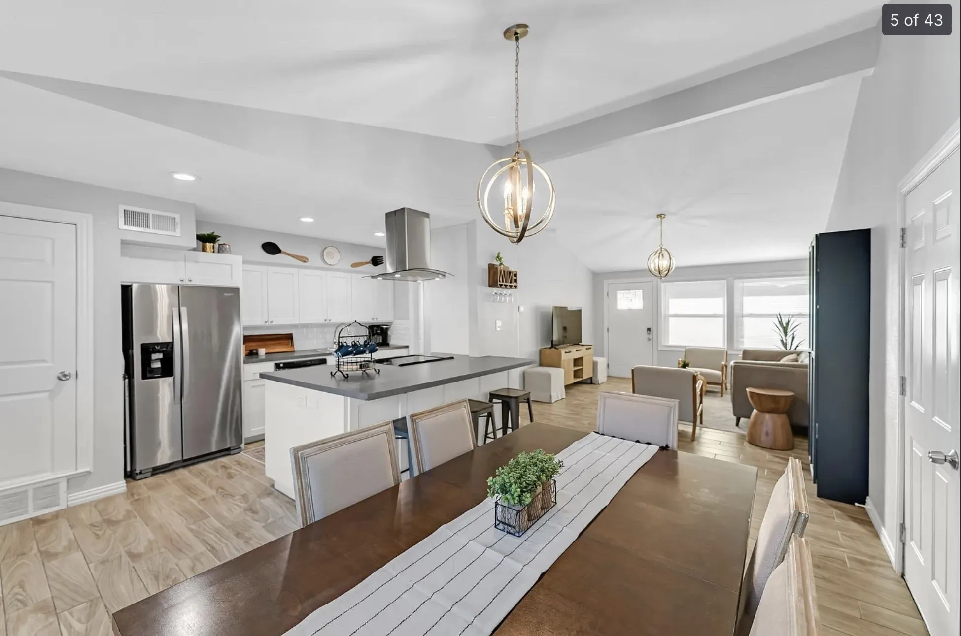 Single Family Residence For Rent in Dallas County , 13506 Castleton Drive, Farmers Branch, Texas 75234, 3 Bedroom, 2 Bathroom, 1 Garage spaces, 1,147 Sqft, built in 1960, mls#21310858, Real Estate Agent in Farmers Branch, Homes For Rent in Dallas county, Homes For Rent in Farmers Branch, Realtor in Farmers Branch Texas, Real Estate Brokerage Independent Realty Texas, Luminita Cordes Realtor