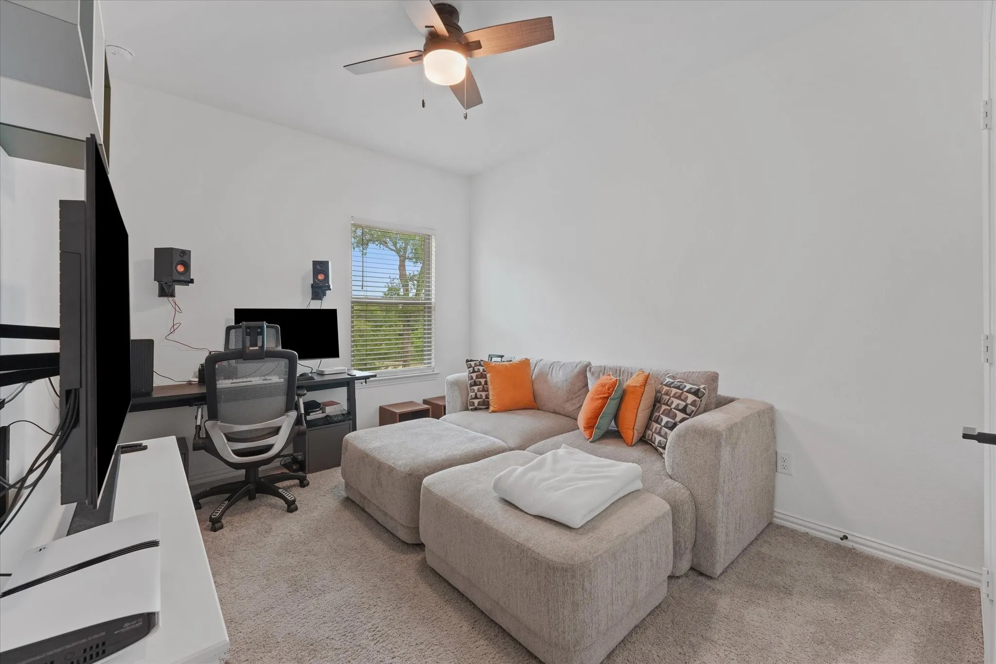 Single Family Residence For Sale in Dallas County , 7562 Edgeware Road, Dallas, Texas 75228, 3 Bedroom, 3 Bathroom, 2 Garage spaces, 1,649 Sqft, built in 2024, mls#21310582, Real Estate Agent in Dallas, Homes For Sale in Dallas county, Homes For Sale in Dallas, Realtor in Dallas Texas, Real Estate Brokerage Independent Realty Texas, Luminita Cordes Realtor
