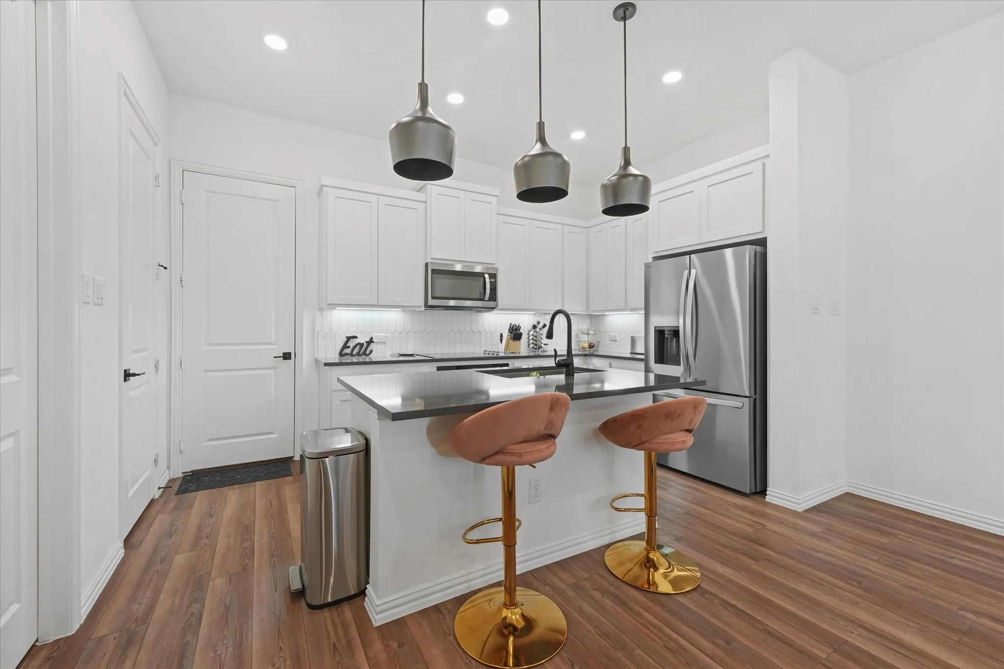 Single Family Residence For Sale in Dallas County , 7562 Edgeware Road, Dallas, Texas 75228, 3 Bedroom, 3 Bathroom, 2 Garage spaces, 1,649 Sqft, built in 2024, mls#21310582, Real Estate Agent in Dallas, Homes For Sale in Dallas county, Homes For Sale in Dallas, Realtor in Dallas Texas, Real Estate Brokerage Independent Realty Texas, Luminita Cordes Realtor