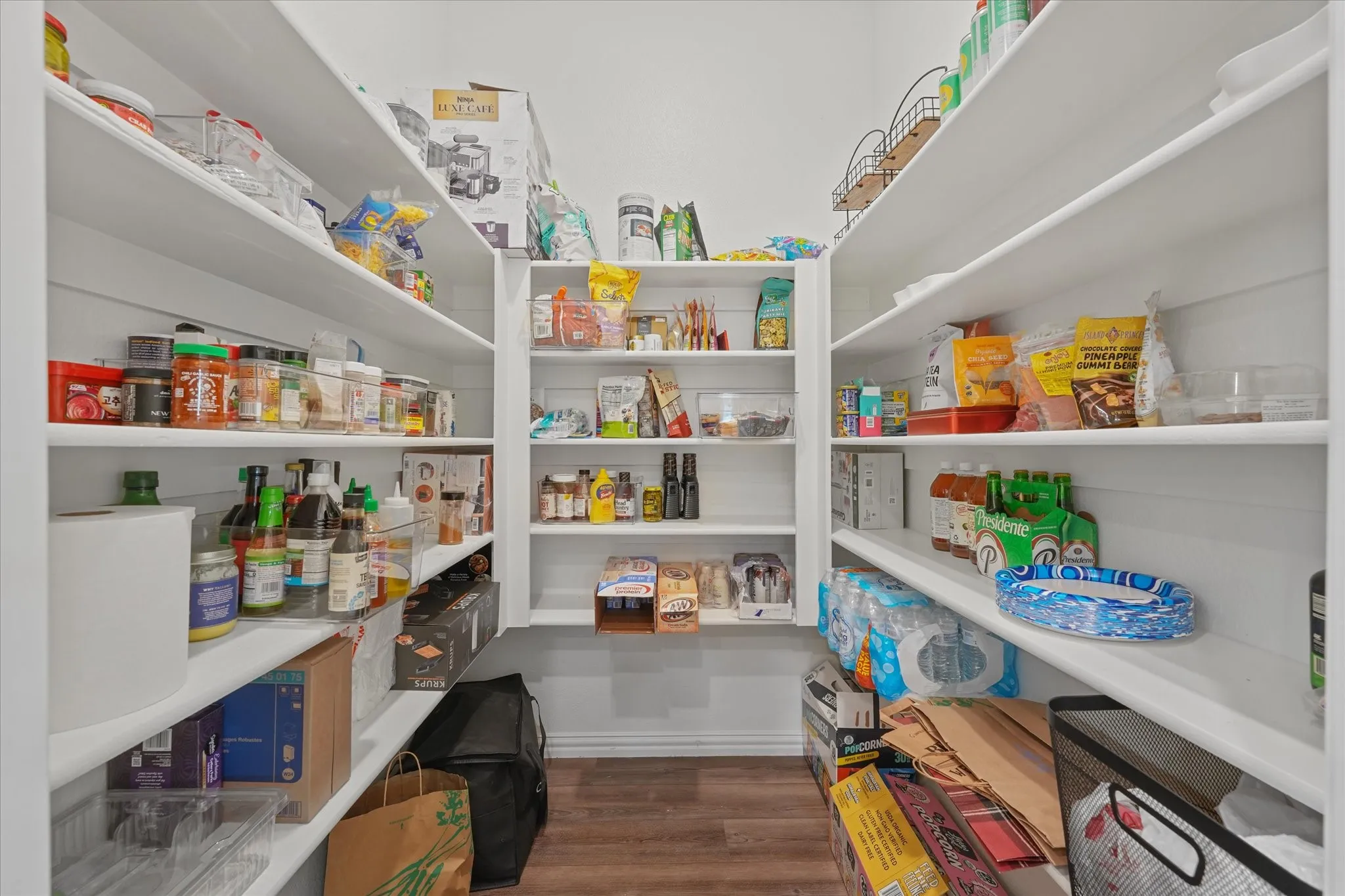 Single Family Residence For Sale in Dallas County , 7562 Edgeware Road, Dallas, Texas 75228, 3 Bedroom, 3 Bathroom, 2 Garage spaces, 1,649 Sqft, built in 2024, mls#21310582, Real Estate Agent in Dallas, Homes For Sale in Dallas county, Homes For Sale in Dallas, Realtor in Dallas Texas, Real Estate Brokerage Independent Realty Texas, Luminita Cordes Realtor