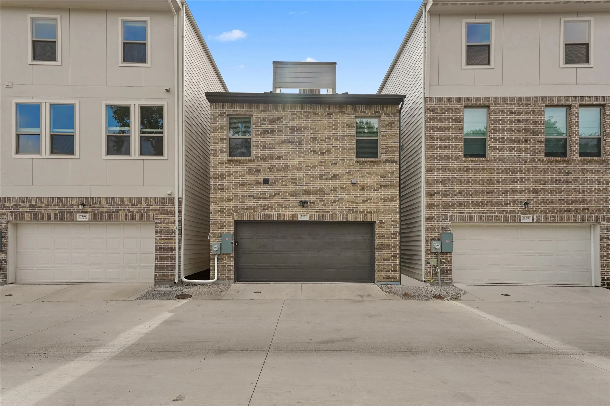 Single Family Residence For Sale in Dallas County , 7562 Edgeware Road, Dallas, Texas 75228, 3 Bedroom, 3 Bathroom, 2 Garage spaces, 1,649 Sqft, built in 2024, mls#21310582, Real Estate Agent in Dallas, Homes For Sale in Dallas county, Homes For Sale in Dallas, Realtor in Dallas Texas, Real Estate Brokerage Independent Realty Texas, Luminita Cordes Realtor