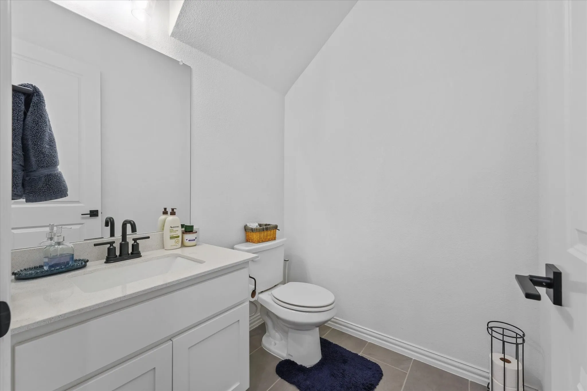 Single Family Residence For Sale in Dallas County , 7562 Edgeware Road, Dallas, Texas 75228, 3 Bedroom, 3 Bathroom, 2 Garage spaces, 1,649 Sqft, built in 2024, mls#21310582, Real Estate Agent in Dallas, Homes For Sale in Dallas county, Homes For Sale in Dallas, Realtor in Dallas Texas, Real Estate Brokerage Independent Realty Texas, Luminita Cordes Realtor