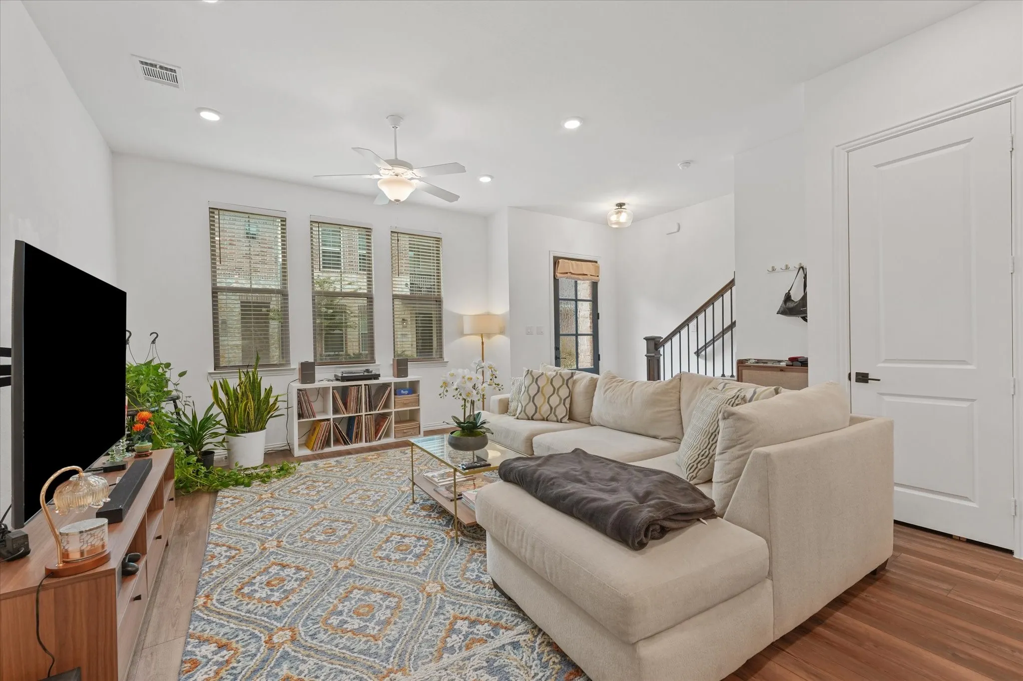 Single Family Residence For Sale in Dallas County , 7562 Edgeware Road, Dallas, Texas 75228, 3 Bedroom, 3 Bathroom, 2 Garage spaces, 1,649 Sqft, built in 2024, mls#21310582, Real Estate Agent in Dallas, Homes For Sale in Dallas county, Homes For Sale in Dallas, Realtor in Dallas Texas, Real Estate Brokerage Independent Realty Texas, Luminita Cordes Realtor