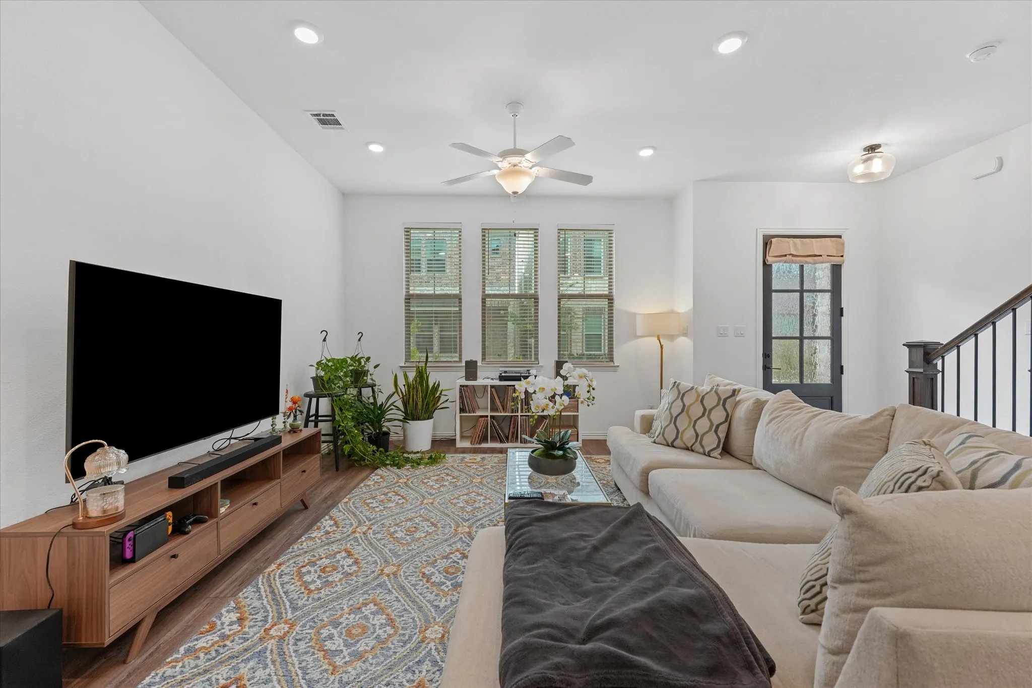 Single Family Residence For Sale in Dallas County , 7562 Edgeware Road, Dallas, Texas 75228, 3 Bedroom, 3 Bathroom, 2 Garage spaces, 1,649 Sqft, built in 2024, mls#21310582, Real Estate Agent in Dallas, Homes For Sale in Dallas county, Homes For Sale in Dallas, Realtor in Dallas Texas, Real Estate Brokerage Independent Realty Texas, Luminita Cordes Realtor