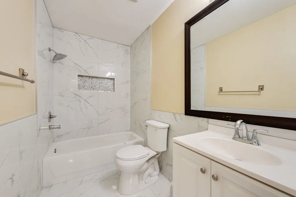 Single Family Residence For Sale in Tarrant County , 205 Freedom Lane, Arlington, Texas 76002, 4 Bedrooms, 2 Bathrooms, 2 Garage spaces, 1,614 Sqft, built in 1986, Price $275,000, mls#21310884, Real Estate Agent in Arlington, Homes For Sale in Tarrant county, Homes For Sale in Arlington, Realtor in Arlington Texas, Real Estate Brokerage Independent Realty Texas, Luminita Cordes Realtor