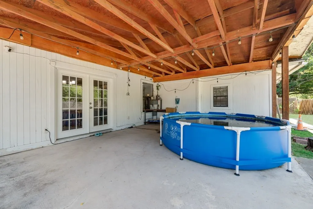 Single Family Residence For Sale in Tarrant County , 205 Freedom Lane, Arlington, Texas 76002, 4 Bedrooms, 2 Bathrooms, 2 Garage spaces, 1,614 Sqft, built in 1986, Price $275,000, mls#21310884, Real Estate Agent in Arlington, Homes For Sale in Tarrant county, Homes For Sale in Arlington, Realtor in Arlington Texas, Real Estate Brokerage Independent Realty Texas, Luminita Cordes Realtor