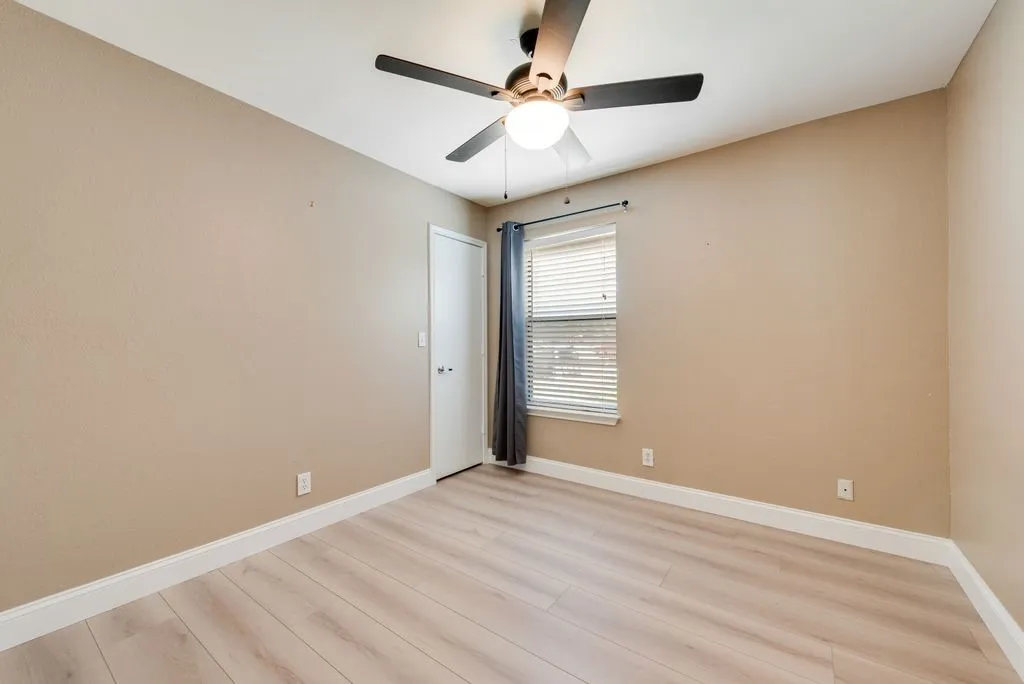 Single Family Residence For Sale in Tarrant County , 205 Freedom Lane, Arlington, Texas 76002, 4 Bedrooms, 2 Bathrooms, 2 Garage spaces, 1,614 Sqft, built in 1986, Price $275,000, mls#21310884, Real Estate Agent in Arlington, Homes For Sale in Tarrant county, Homes For Sale in Arlington, Realtor in Arlington Texas, Real Estate Brokerage Independent Realty Texas, Luminita Cordes Realtor