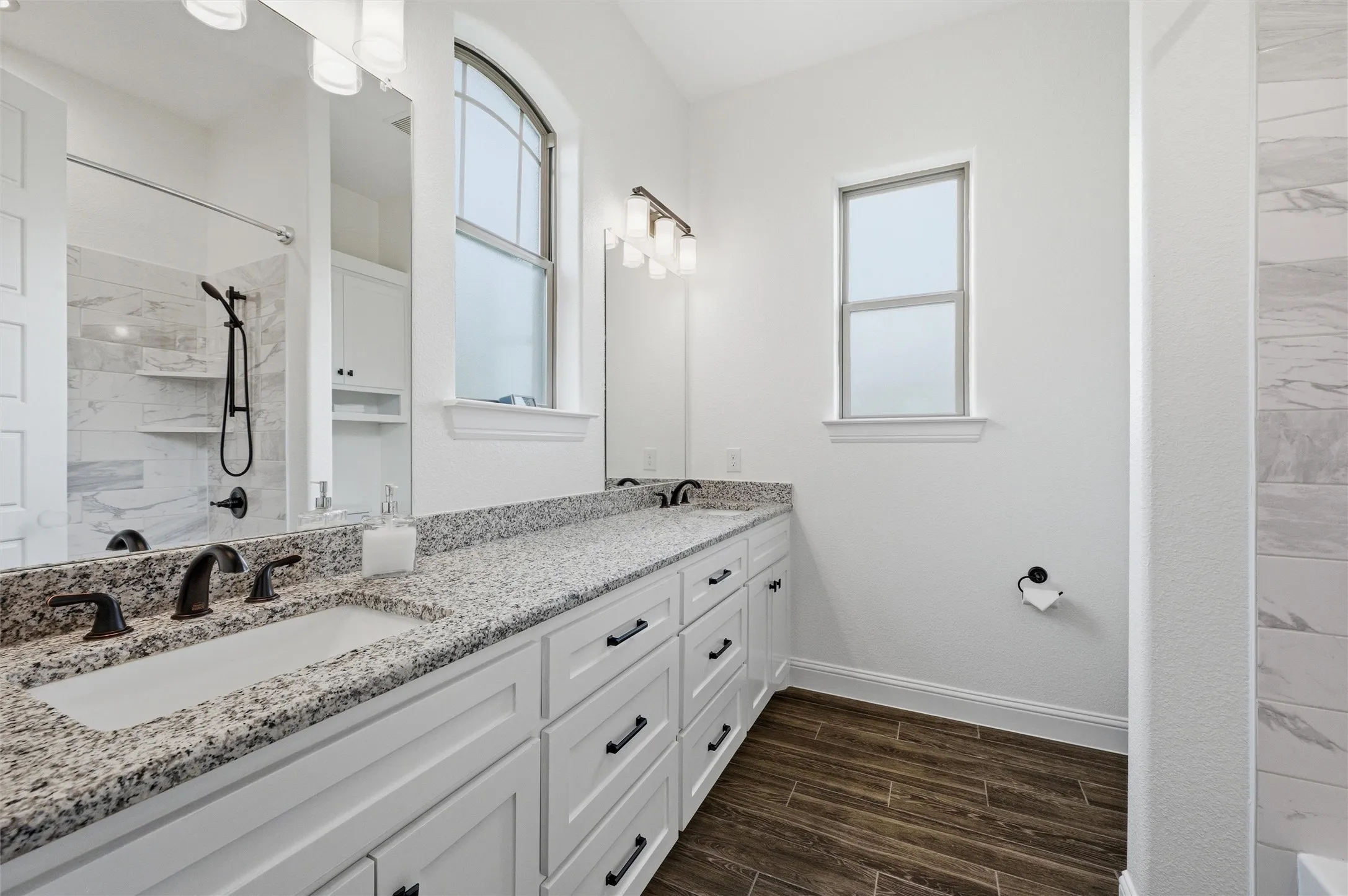 Single Family Residence For Sale in Parker County , 318 Arapahoe Ridge, Weatherford, Texas 76087, 4 Bedroom, 4 Bathroom, 6 Garage spaces, 3,785 Sqft, built in 2021, mls#21309619, Real Estate Agent in Weatherford, Homes For Sale in Parker county, Homes For Sale in Weatherford, Realtor in Weatherford Texas, Real Estate Brokerage Independent Realty Texas, Luminita Cordes Realtor