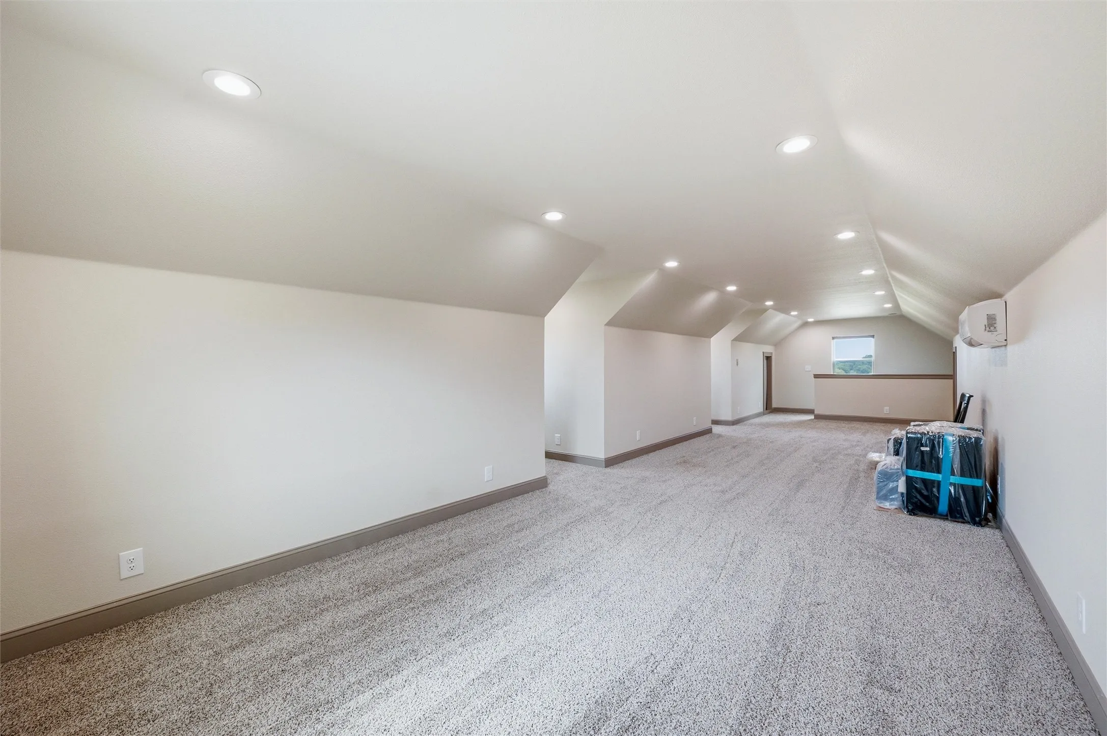 Flex space above detached garage