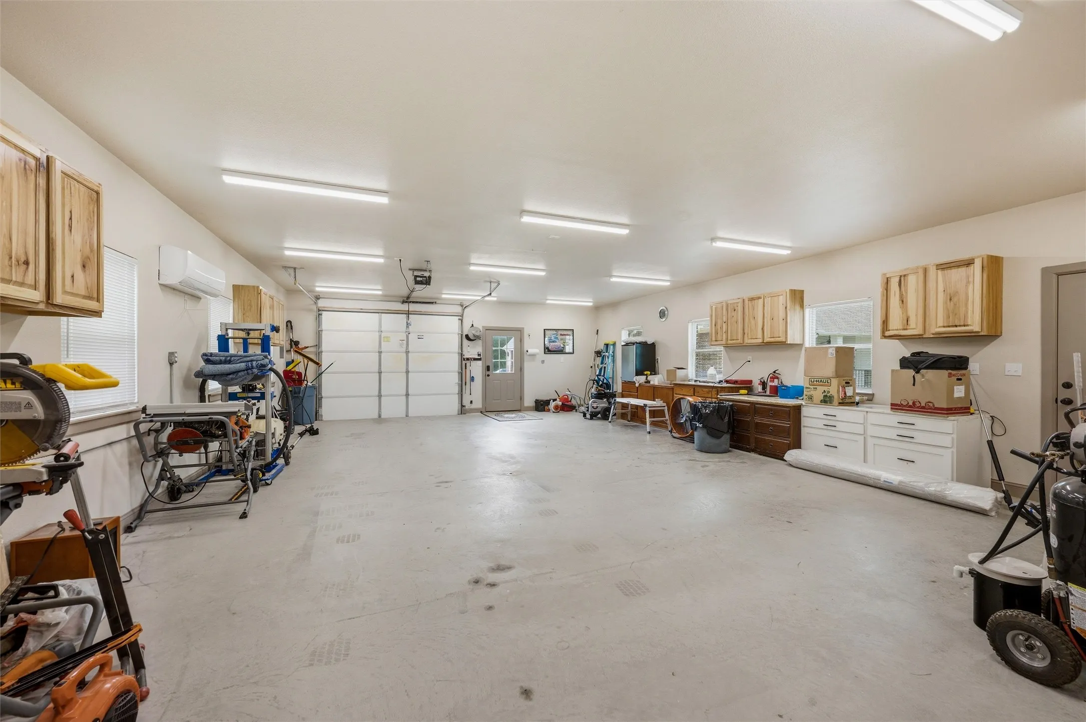 Detached garage and workshop space