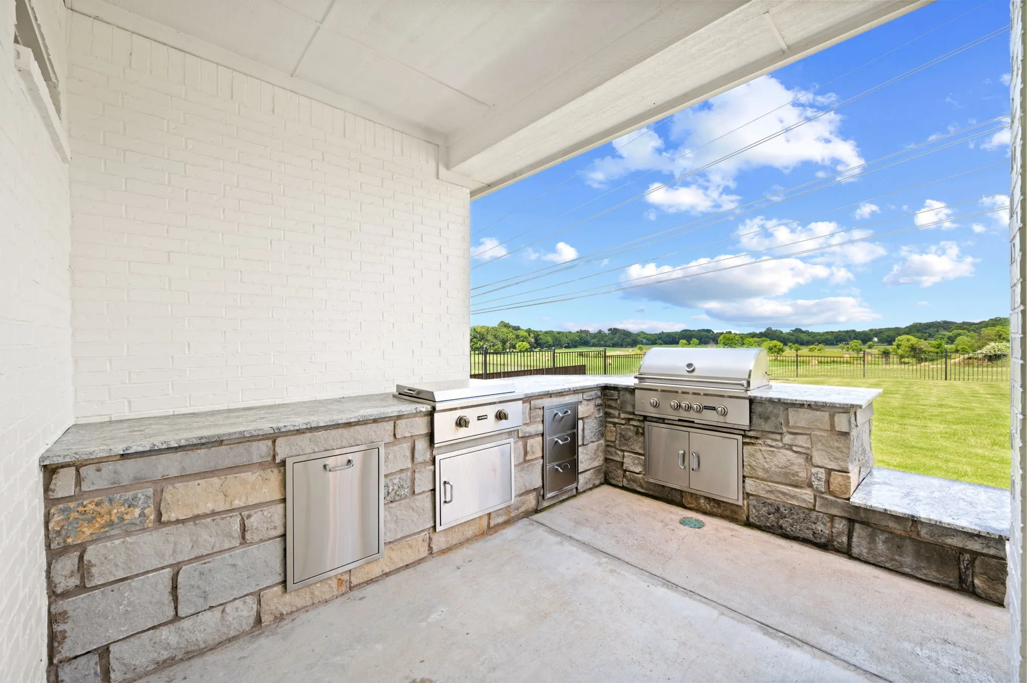 Outdoor kitchen