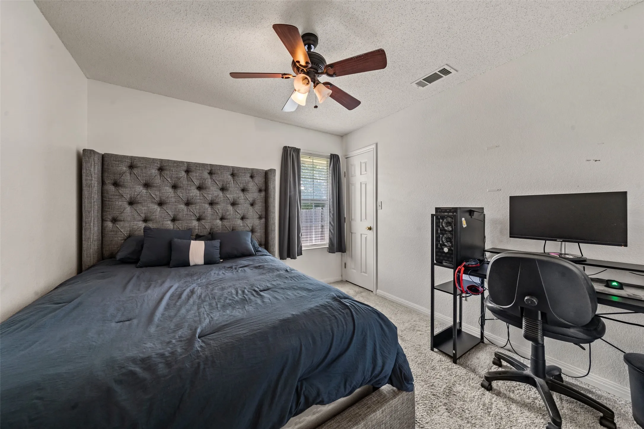 Single Family Residence For Sale in Mc Lennan County , 104 W Jade Drive, Hewitt, Texas 76643, 3 Bedrooms, 2 Bathrooms, 2 Garage spaces, 1,585 Sqft, built in 2003, Price $315,000, mls#21307579, Real Estate Agent in Hewitt, Homes For Sale in Mc Lennan county, Homes For Sale in Hewitt, Realtor in Hewitt Texas, Real Estate Brokerage Independent Realty Texas, Luminita Cordes Realtor