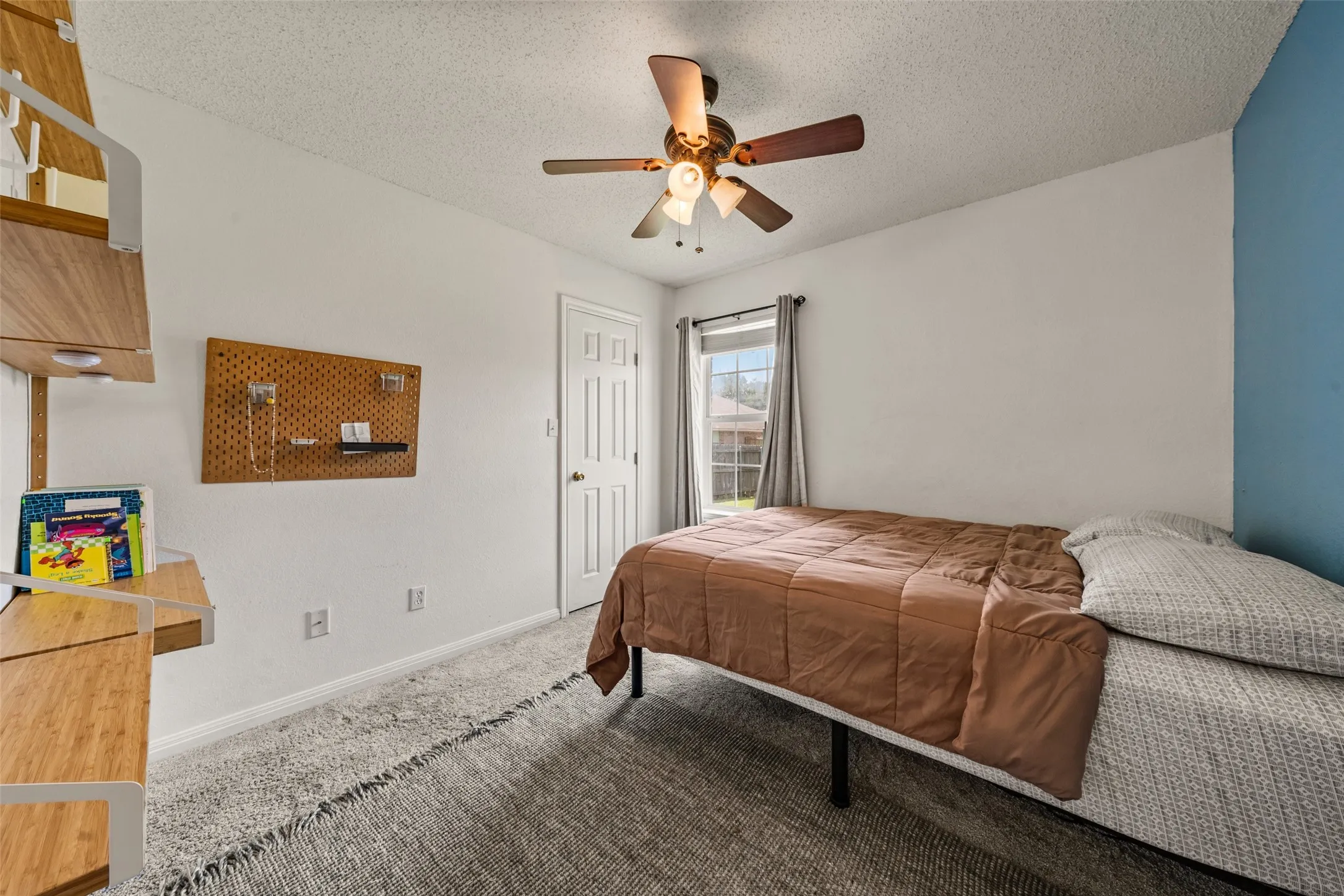 Single Family Residence For Sale in Mc Lennan County , 104 W Jade Drive, Hewitt, Texas 76643, 3 Bedrooms, 2 Bathrooms, 2 Garage spaces, 1,585 Sqft, built in 2003, Price $315,000, mls#21307579, Real Estate Agent in Hewitt, Homes For Sale in Mc Lennan county, Homes For Sale in Hewitt, Realtor in Hewitt Texas, Real Estate Brokerage Independent Realty Texas, Luminita Cordes Realtor