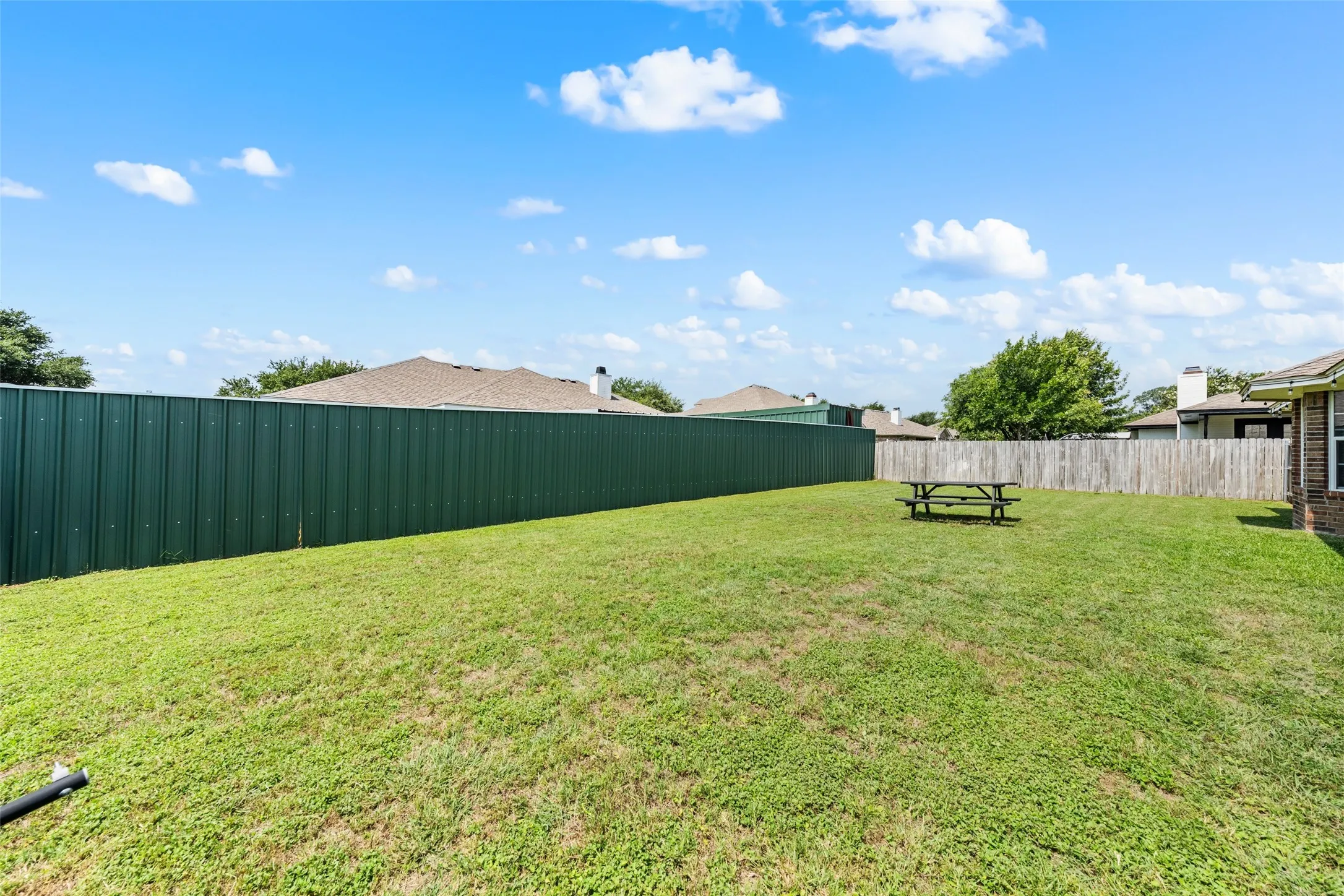 Single Family Residence For Sale in Mc Lennan County , 104 W Jade Drive, Hewitt, Texas 76643, 3 Bedrooms, 2 Bathrooms, 2 Garage spaces, 1,585 Sqft, built in 2003, Price $315,000, mls#21307579, Real Estate Agent in Hewitt, Homes For Sale in Mc Lennan county, Homes For Sale in Hewitt, Realtor in Hewitt Texas, Real Estate Brokerage Independent Realty Texas, Luminita Cordes Realtor