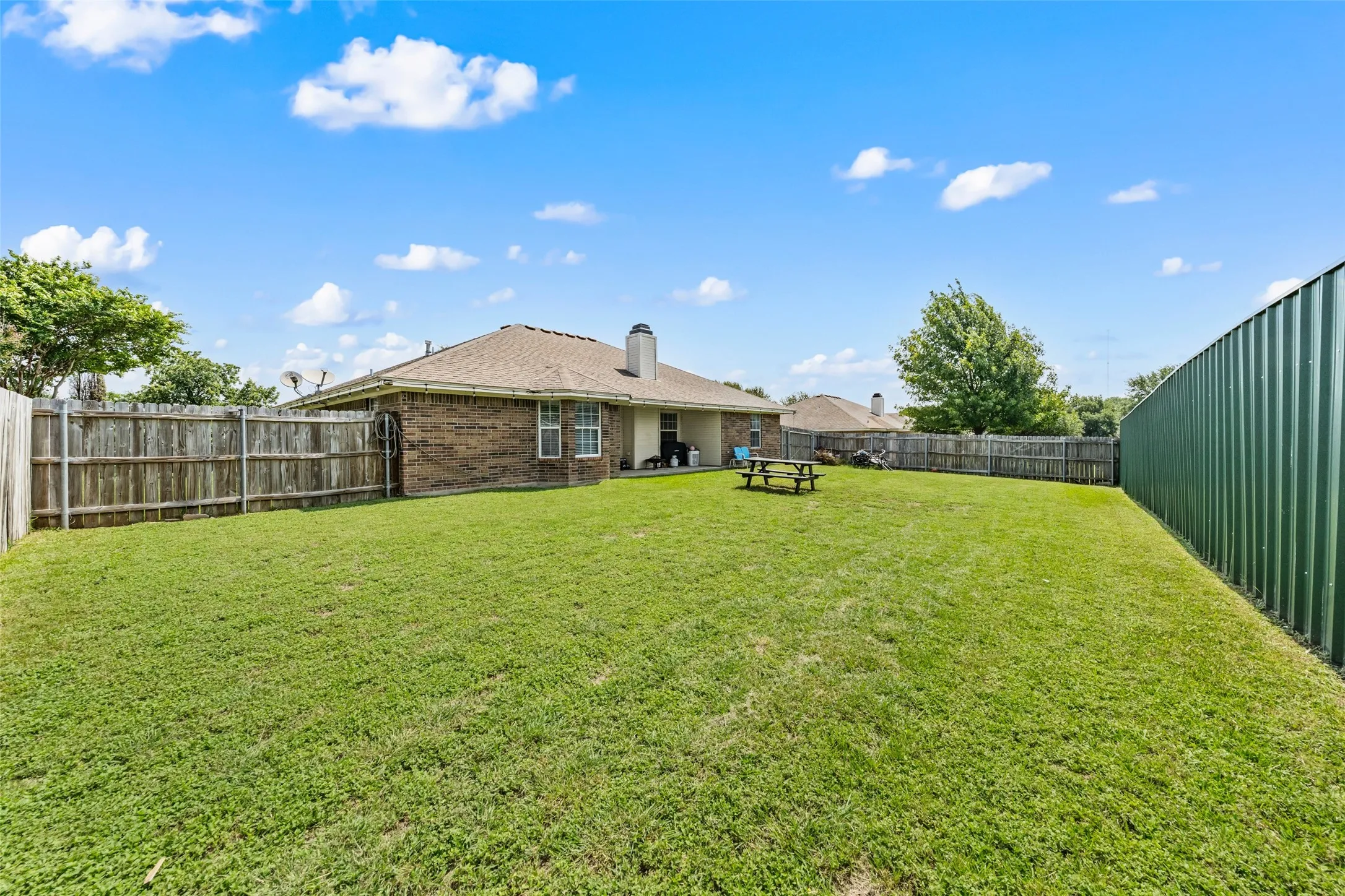 Single Family Residence For Sale in Mc Lennan County , 104 W Jade Drive, Hewitt, Texas 76643, 3 Bedrooms, 2 Bathrooms, 2 Garage spaces, 1,585 Sqft, built in 2003, Price $315,000, mls#21307579, Real Estate Agent in Hewitt, Homes For Sale in Mc Lennan county, Homes For Sale in Hewitt, Realtor in Hewitt Texas, Real Estate Brokerage Independent Realty Texas, Luminita Cordes Realtor