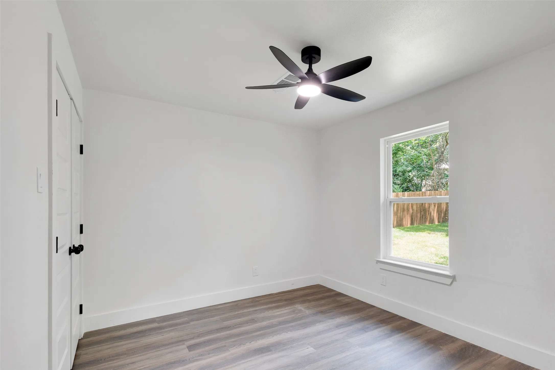 Single Family Residence For Sale in Dallas County , 2648 Springvale Drive, Farmers Branch, Texas 75234, 3 Bedroom, 1 Bathroom, 1 Garage spaces, 1,025 Sqft, built in 1957, mls#21307031, Real Estate Agent in Farmers Branch, Homes For Sale in Dallas county, Homes For Sale in Farmers Branch, Realtor in Farmers Branch Texas, Real Estate Brokerage Independent Realty Texas, Luminita Cordes Realtor