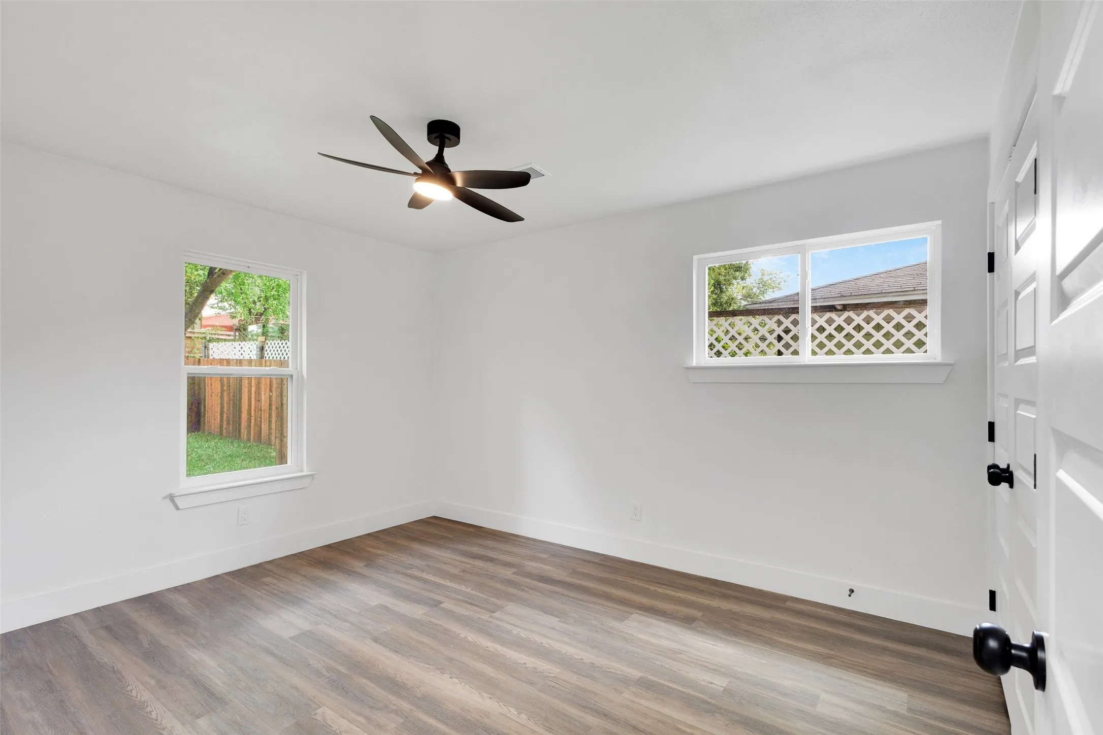 Single Family Residence For Sale in Dallas County , 2648 Springvale Drive, Farmers Branch, Texas 75234, 3 Bedroom, 1 Bathroom, 1 Garage spaces, 1,025 Sqft, built in 1957, mls#21307031, Real Estate Agent in Farmers Branch, Homes For Sale in Dallas county, Homes For Sale in Farmers Branch, Realtor in Farmers Branch Texas, Real Estate Brokerage Independent Realty Texas, Luminita Cordes Realtor