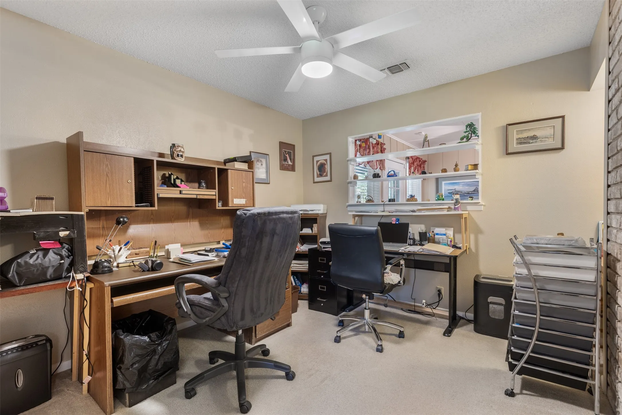 Single Family Residence For Sale in Grayson County , 804 Holland Drive, Denison, Texas 75020, 4 Bedroom, 3 Bathroom, 2 Garage spaces, 2,748 Sqft, built in 1973, mls#21309404, Real Estate Agent in Denison, Homes For Sale in Grayson county, Homes For Sale in Denison, Realtor in Denison Texas, Real Estate Brokerage Independent Realty Texas, Luminita Cordes Realtor
