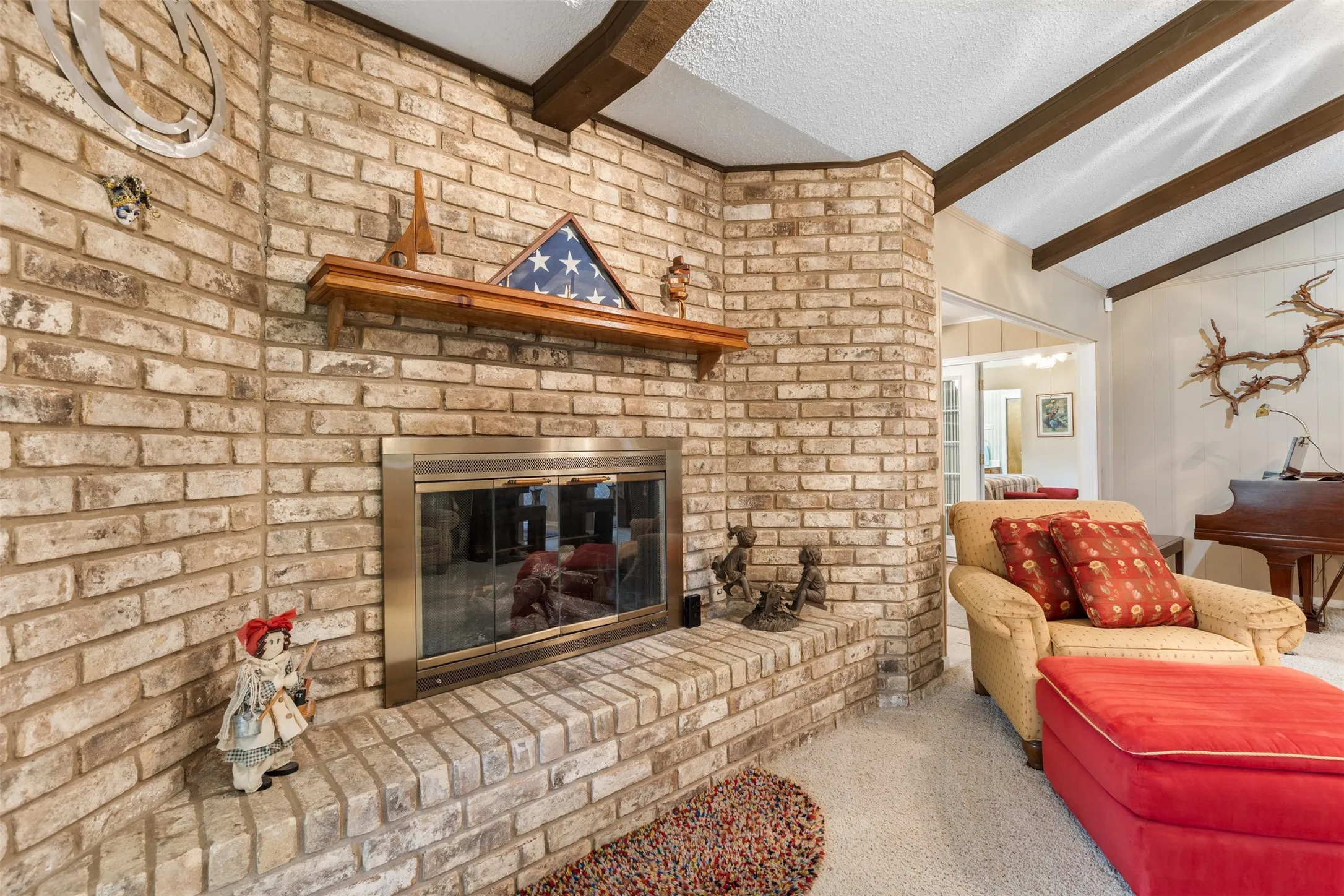 Single Family Residence For Sale in Grayson County , 804 Holland Drive, Denison, Texas 75020, 4 Bedroom, 3 Bathroom, 2 Garage spaces, 2,748 Sqft, built in 1973, mls#21309404, Real Estate Agent in Denison, Homes For Sale in Grayson county, Homes For Sale in Denison, Realtor in Denison Texas, Real Estate Brokerage Independent Realty Texas, Luminita Cordes Realtor