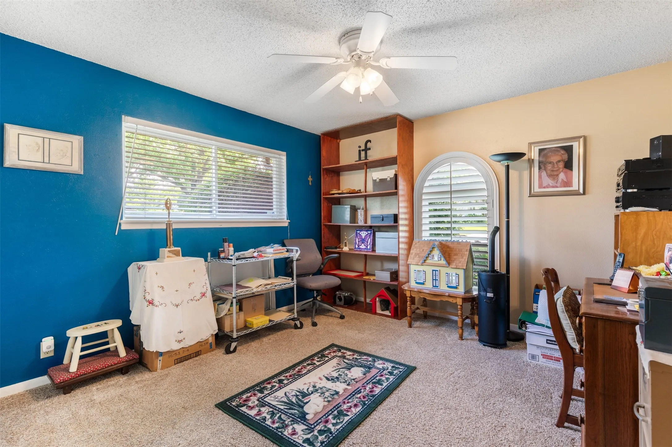 Single Family Residence For Sale in Grayson County , 804 Holland Drive, Denison, Texas 75020, 4 Bedroom, 3 Bathroom, 2 Garage spaces, 2,748 Sqft, built in 1973, mls#21309404, Real Estate Agent in Denison, Homes For Sale in Grayson county, Homes For Sale in Denison, Realtor in Denison Texas, Real Estate Brokerage Independent Realty Texas, Luminita Cordes Realtor