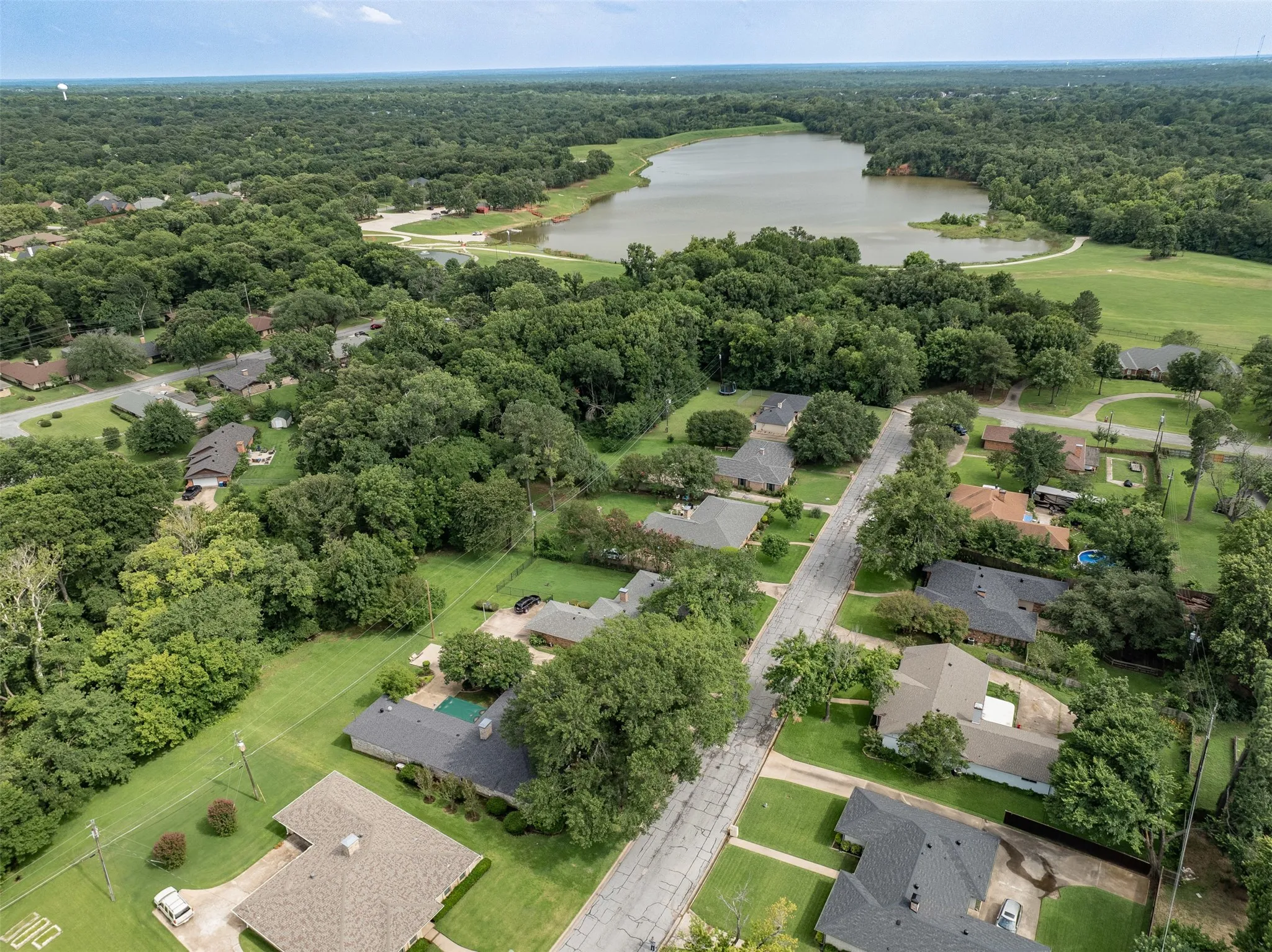 Single Family Residence For Sale in Grayson County , 804 Holland Drive, Denison, Texas 75020, 4 Bedroom, 3 Bathroom, 2 Garage spaces, 2,748 Sqft, built in 1973, mls#21309404, Real Estate Agent in Denison, Homes For Sale in Grayson county, Homes For Sale in Denison, Realtor in Denison Texas, Real Estate Brokerage Independent Realty Texas, Luminita Cordes Realtor