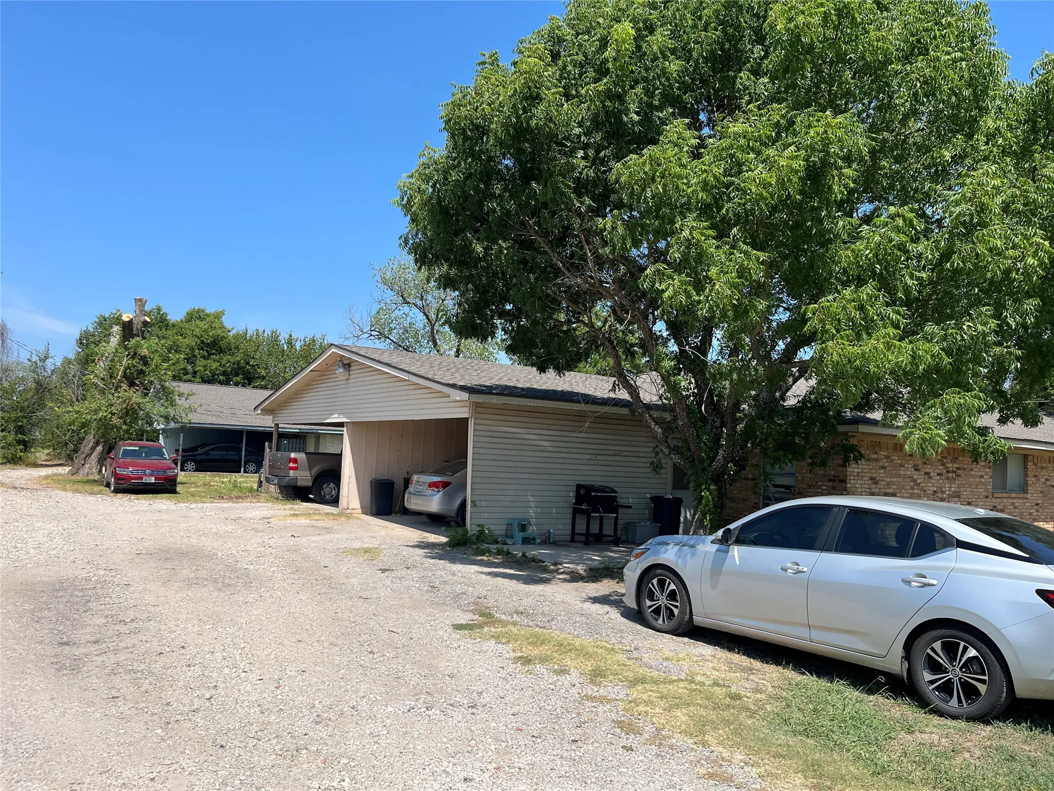 Duplex For Sale in Hunt County , 2901 Charity Road, Commerce, Texas 75428, 3 Bedrooms, 2 Bathrooms, Garage spaces, 0 Sqft, built in 1980, Price $245,000, mls#21310922, Real Estate Agent in Commerce, Homes For Sale in Hunt county, Homes For Sale in Commerce, Realtor in Commerce Texas, Real Estate Brokerage Independent Realty Texas, Luminita Cordes Realtor