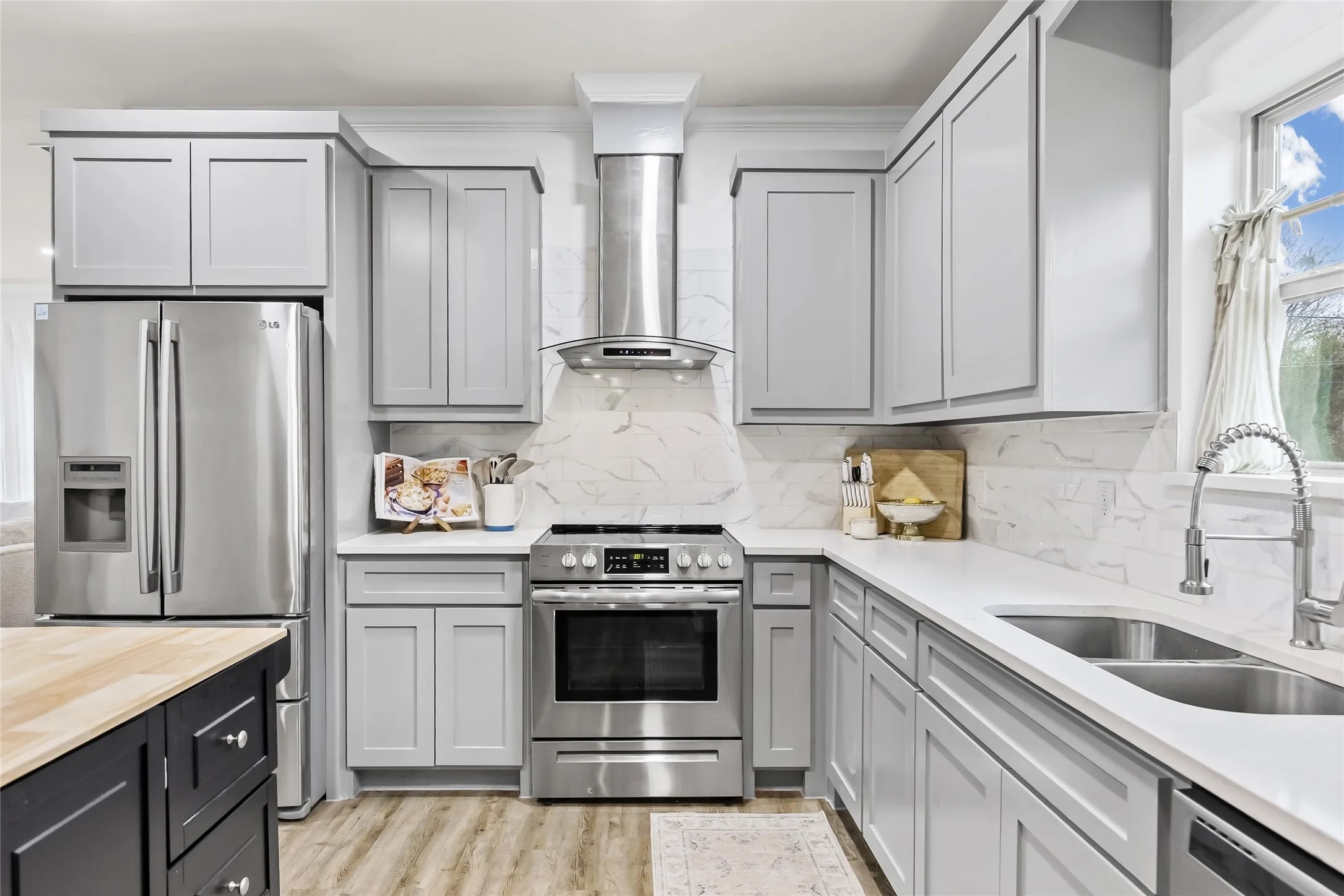 Single Family Residence For Sale in Hunt County , 1326 Hemphill Street, Greenville, Texas 75401, 3 Bedroom, 2 Bathroom, 1 Garage spaces, 1,526 Sqft, built in 2022, mls#21310463, Real Estate Agent in Greenville, Homes For Sale in Hunt county, Homes For Sale in Greenville, Realtor in Greenville Texas, Real Estate Brokerage Independent Realty Texas, Luminita Cordes Realtor
