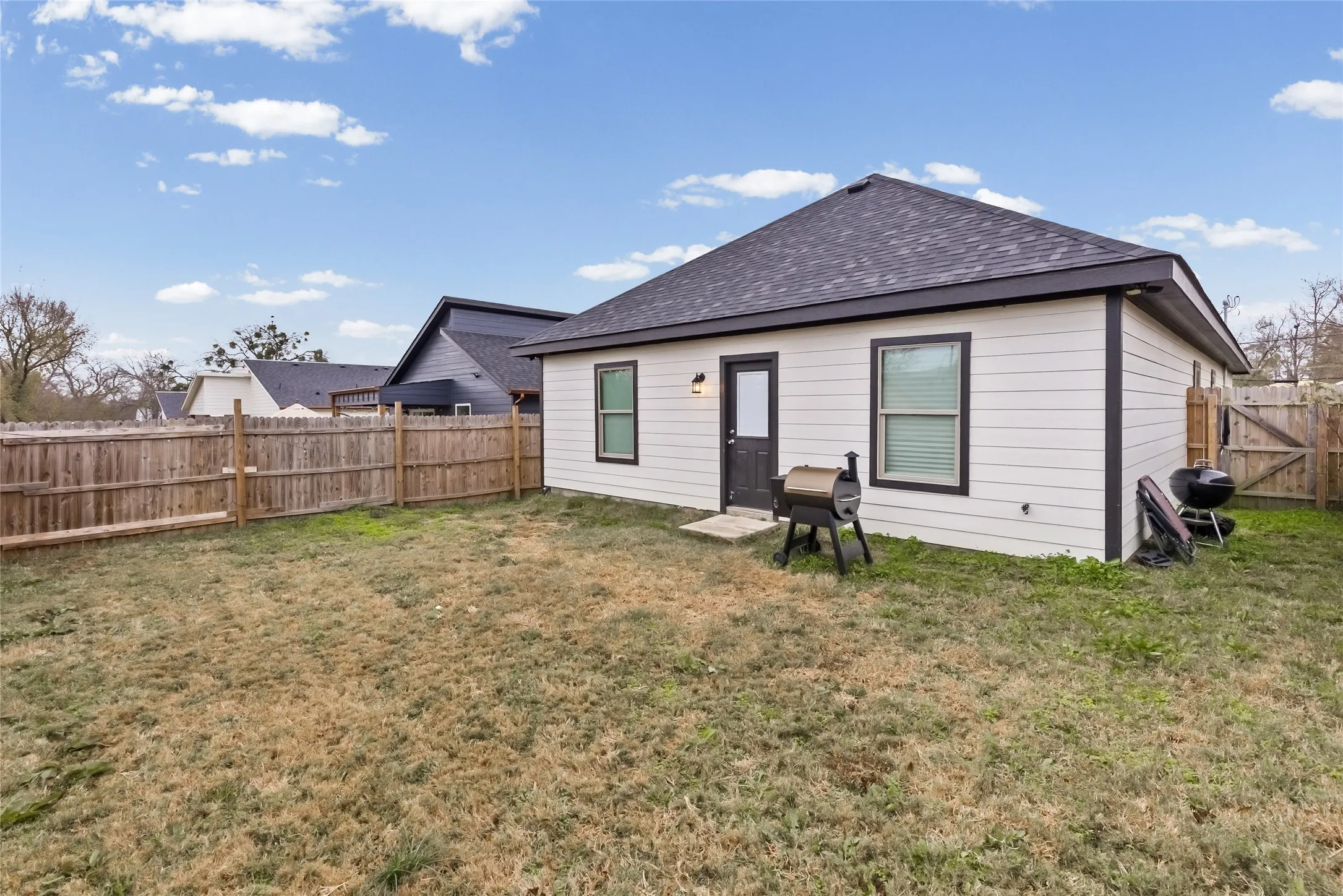 Single Family Residence For Sale in Hunt County , 1326 Hemphill Street, Greenville, Texas 75401, 3 Bedroom, 2 Bathroom, 1 Garage spaces, 1,526 Sqft, built in 2022, mls#21310463, Real Estate Agent in Greenville, Homes For Sale in Hunt county, Homes For Sale in Greenville, Realtor in Greenville Texas, Real Estate Brokerage Independent Realty Texas, Luminita Cordes Realtor