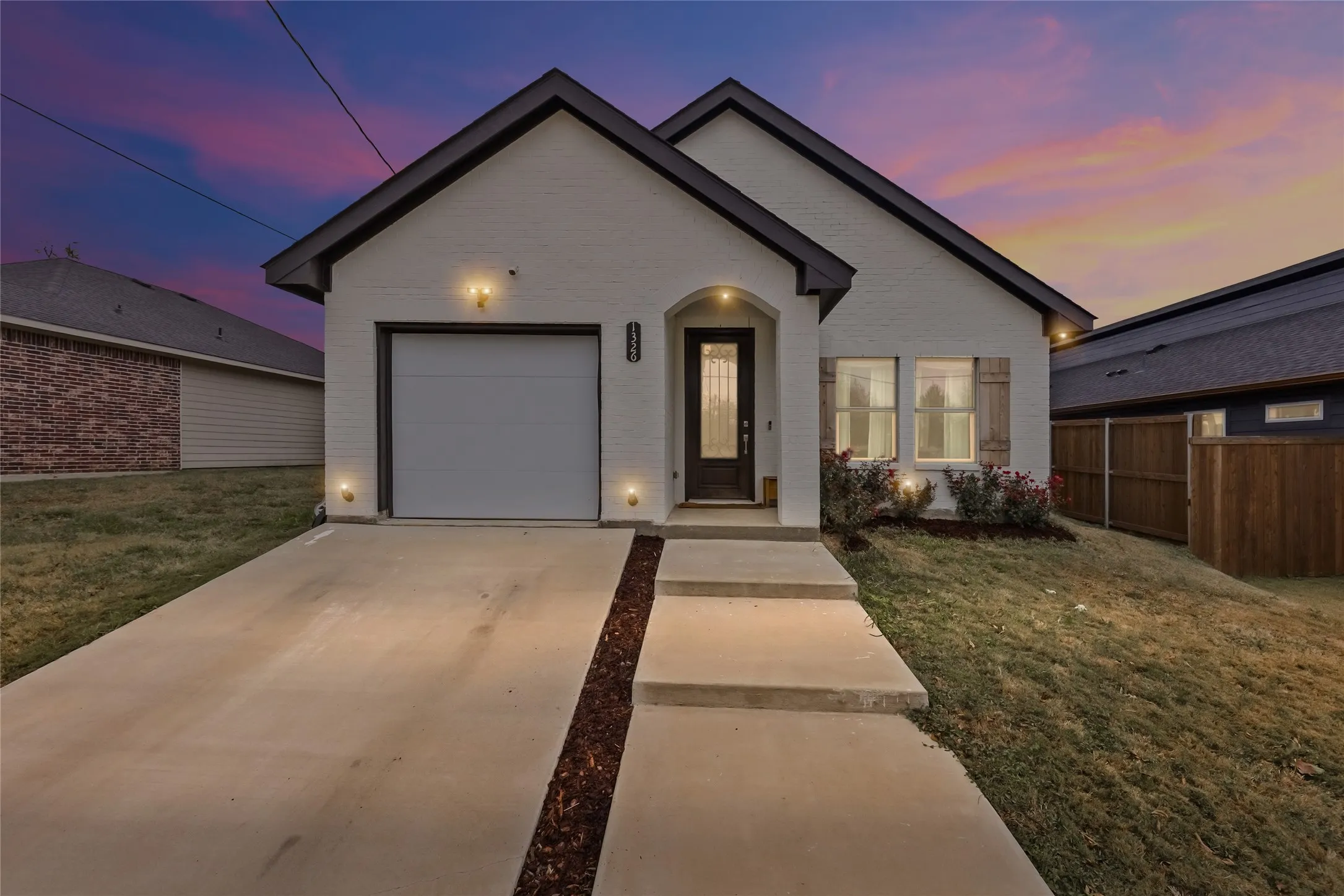 Single Family Residence For Sale in Hunt County , 1326 Hemphill Street, Greenville, Texas 75401, 3 Bedroom, 2 Bathroom, 1 Garage spaces, 1,526 Sqft, built in 2022, mls#21310463, Real Estate Agent in Greenville, Homes For Sale in Hunt county, Homes For Sale in Greenville, Realtor in Greenville Texas, Real Estate Brokerage Independent Realty Texas, Luminita Cordes Realtor