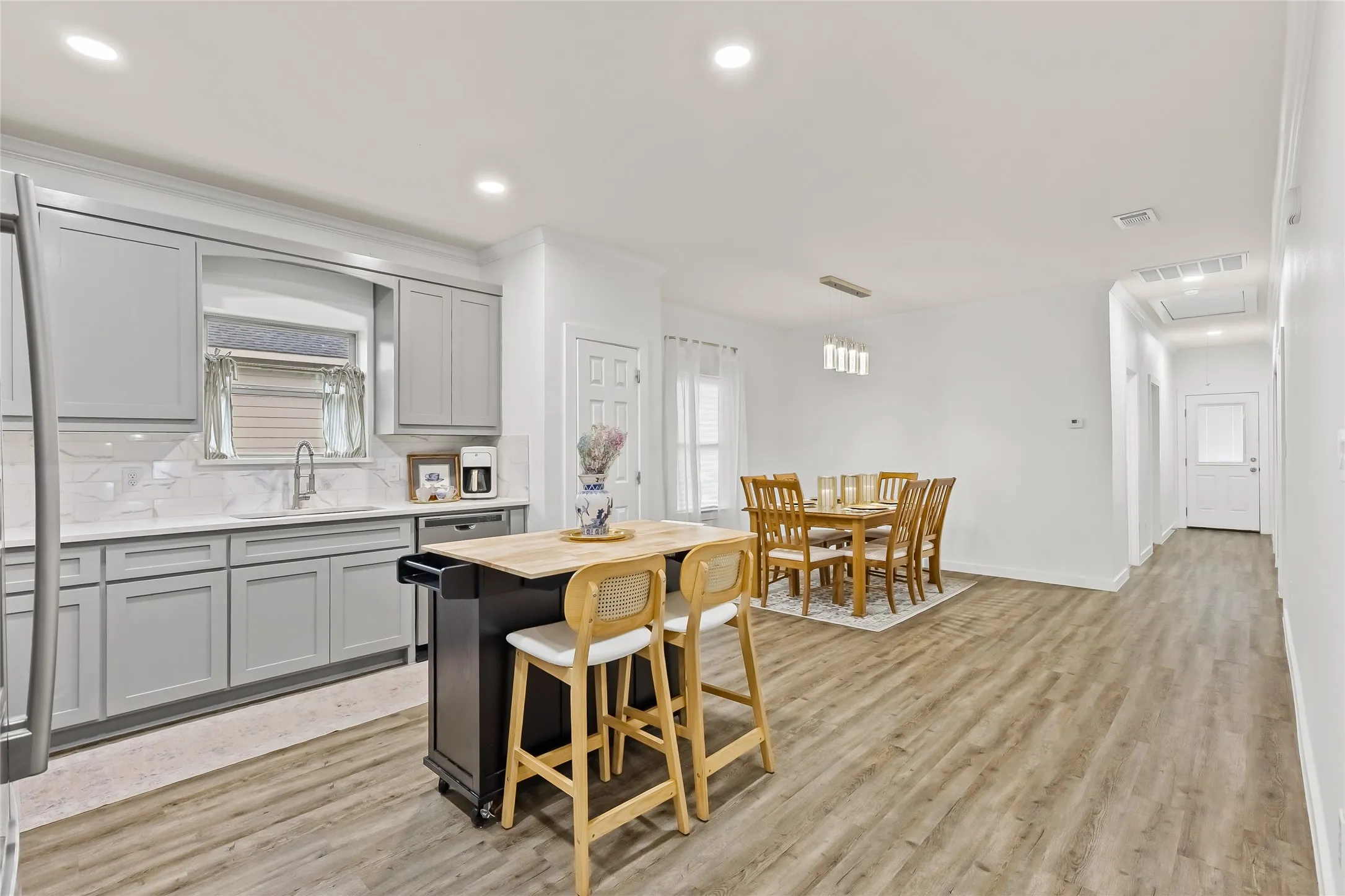 Single Family Residence For Sale in Hunt County , 1326 Hemphill Street, Greenville, Texas 75401, 3 Bedroom, 2 Bathroom, 1 Garage spaces, 1,526 Sqft, built in 2022, mls#21310463, Real Estate Agent in Greenville, Homes For Sale in Hunt county, Homes For Sale in Greenville, Realtor in Greenville Texas, Real Estate Brokerage Independent Realty Texas, Luminita Cordes Realtor