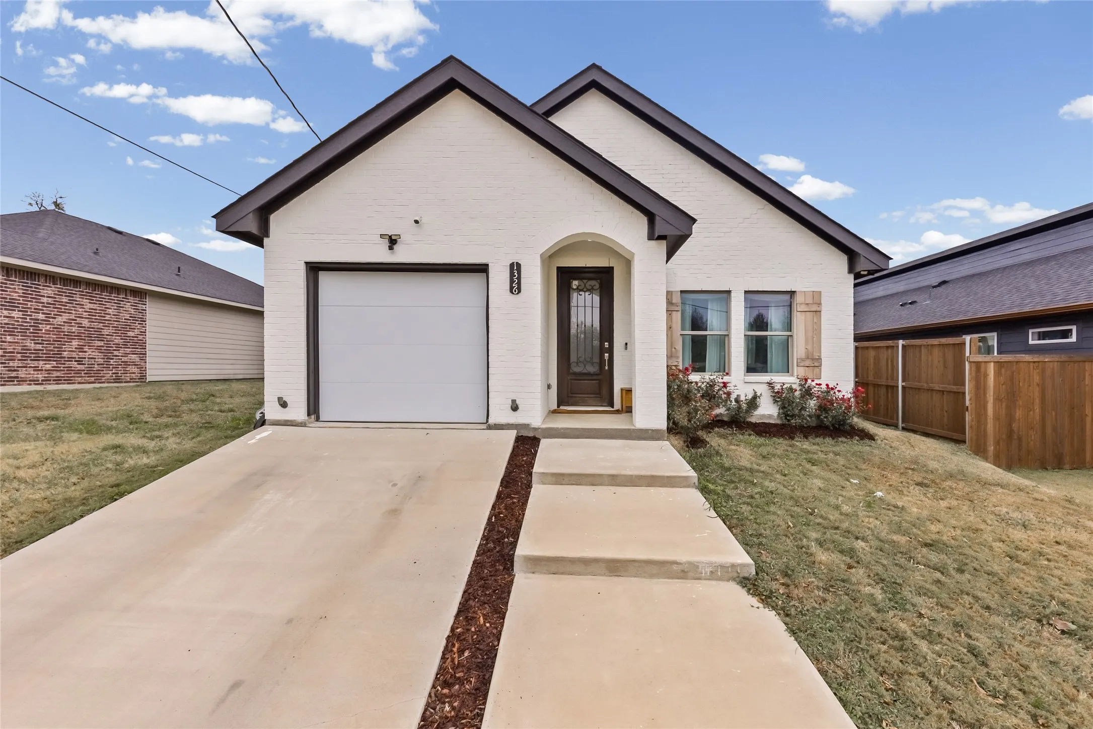 Single Family Residence For Sale in Hunt County , 1326 Hemphill Street, Greenville, Texas 75401, 3 Bedroom, 2 Bathroom, 1 Garage spaces, 1,526 Sqft, built in 2022, mls#21310463, Real Estate Agent in Greenville, Homes For Sale in Hunt county, Homes For Sale in Greenville, Realtor in Greenville Texas, Real Estate Brokerage Independent Realty Texas, Luminita Cordes Realtor