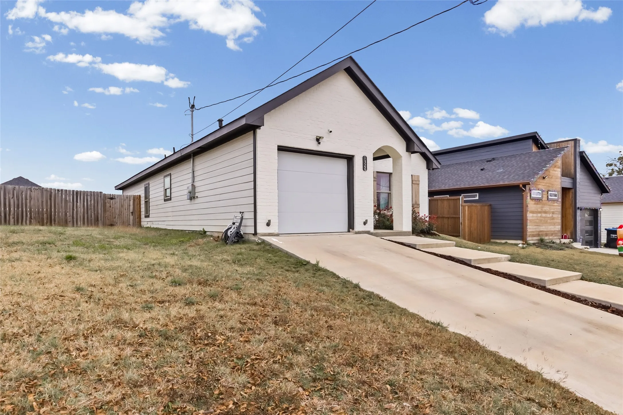 Single Family Residence For Sale in Hunt County , 1326 Hemphill Street, Greenville, Texas 75401, 3 Bedroom, 2 Bathroom, 1 Garage spaces, 1,526 Sqft, built in 2022, mls#21310463, Real Estate Agent in Greenville, Homes For Sale in Hunt county, Homes For Sale in Greenville, Realtor in Greenville Texas, Real Estate Brokerage Independent Realty Texas, Luminita Cordes Realtor