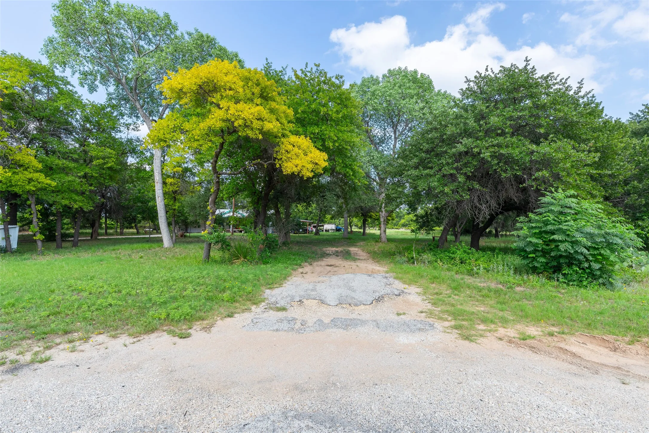 Mobile Home For Sale in Callahan County , 7852 Fm 603, Clyde, Texas 79510, 3 Bedroom, 2 Bathroom, Garage spaces, 1,456 Sqft, built in 1995, mls#21310883, Real Estate Agent in Clyde, Homes For Sale in Callahan county, Homes For Sale in Clyde, Realtor in Clyde Texas, Real Estate Brokerage Independent Realty Texas, Luminita Cordes Realtor