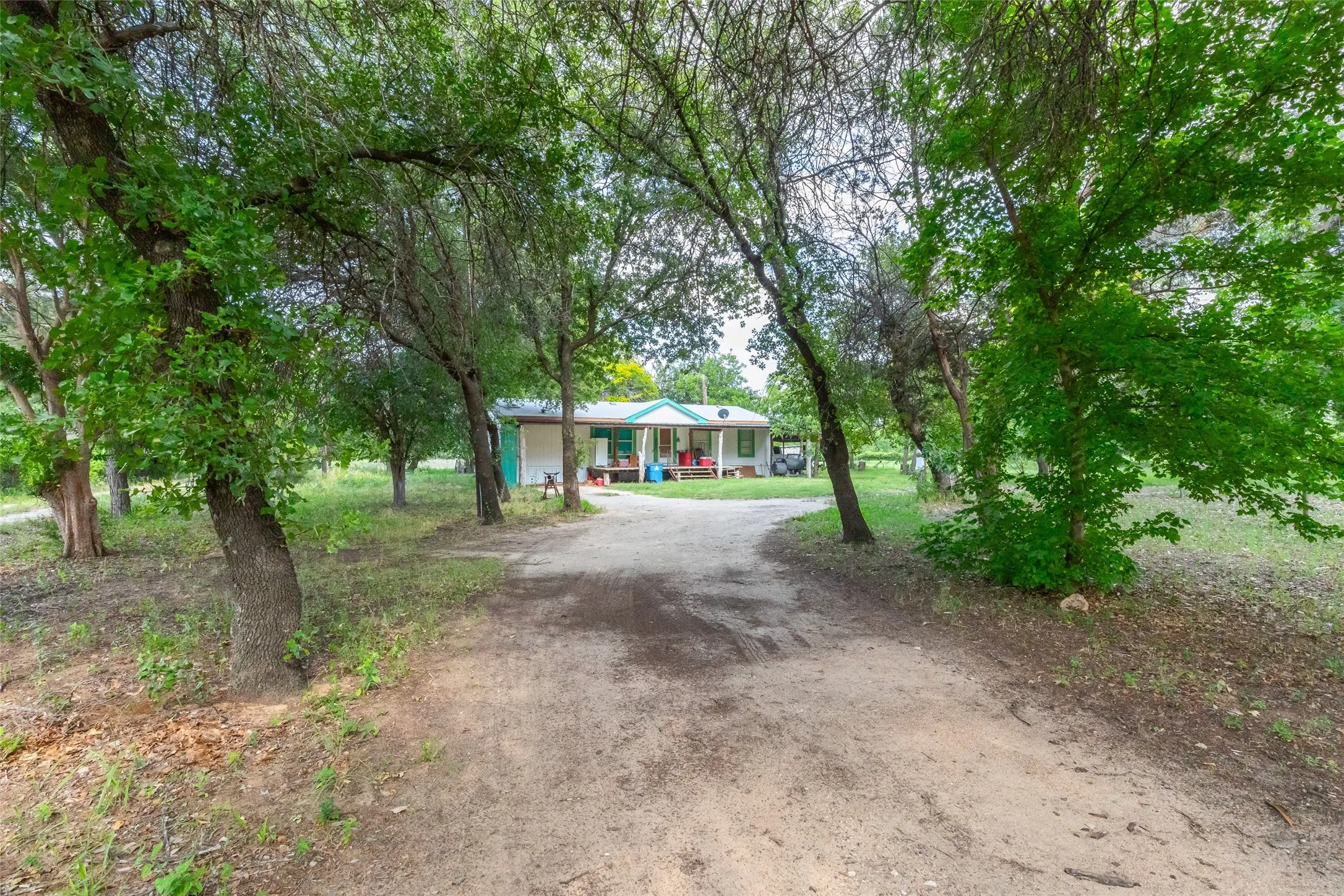 Mobile Home For Sale in Callahan County , 7852 Fm 603, Clyde, Texas 79510, 3 Bedroom, 2 Bathroom, Garage spaces, 1,456 Sqft, built in 1995, mls#21310883, Real Estate Agent in Clyde, Homes For Sale in Callahan county, Homes For Sale in Clyde, Realtor in Clyde Texas, Real Estate Brokerage Independent Realty Texas, Luminita Cordes Realtor