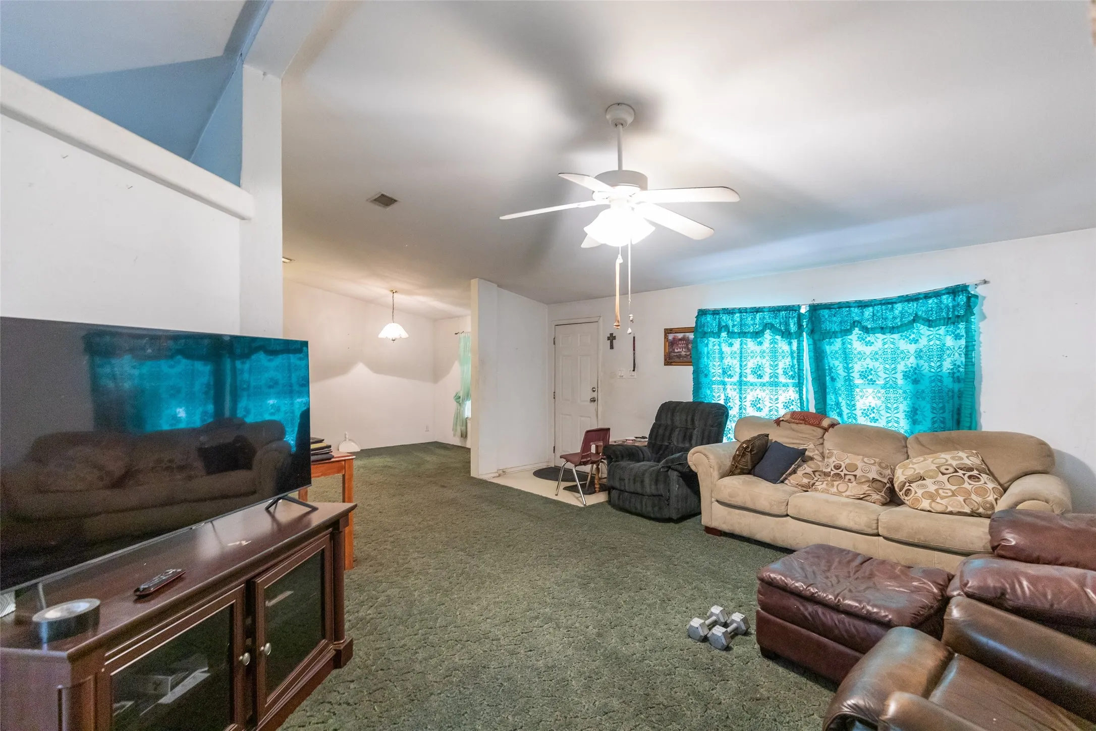 Mobile Home For Sale in Callahan County , 7852 Fm 603, Clyde, Texas 79510, 3 Bedroom, 2 Bathroom, Garage spaces, 1,456 Sqft, built in 1995, mls#21310883, Real Estate Agent in Clyde, Homes For Sale in Callahan county, Homes For Sale in Clyde, Realtor in Clyde Texas, Real Estate Brokerage Independent Realty Texas, Luminita Cordes Realtor