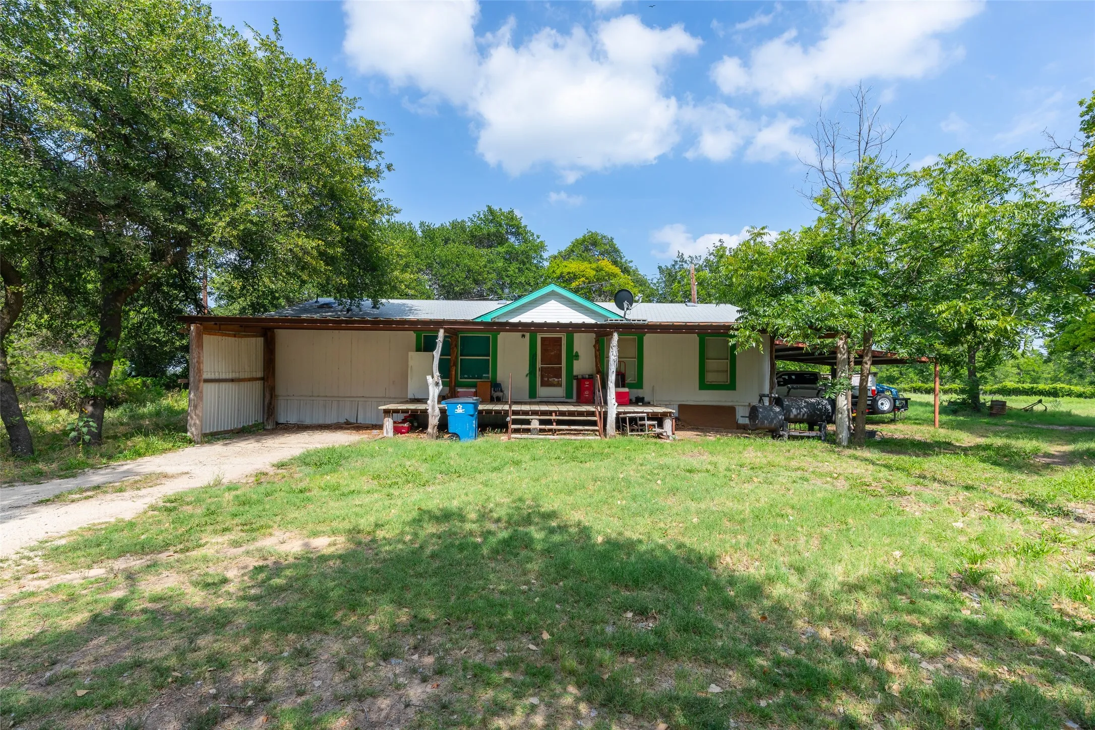 Mobile Home For Sale in Callahan County , 7852 Fm 603, Clyde, Texas 79510, 3 Bedroom, 2 Bathroom, Garage spaces, 1,456 Sqft, built in 1995, mls#21310883, Real Estate Agent in Clyde, Homes For Sale in Callahan county, Homes For Sale in Clyde, Realtor in Clyde Texas, Real Estate Brokerage Independent Realty Texas, Luminita Cordes Realtor