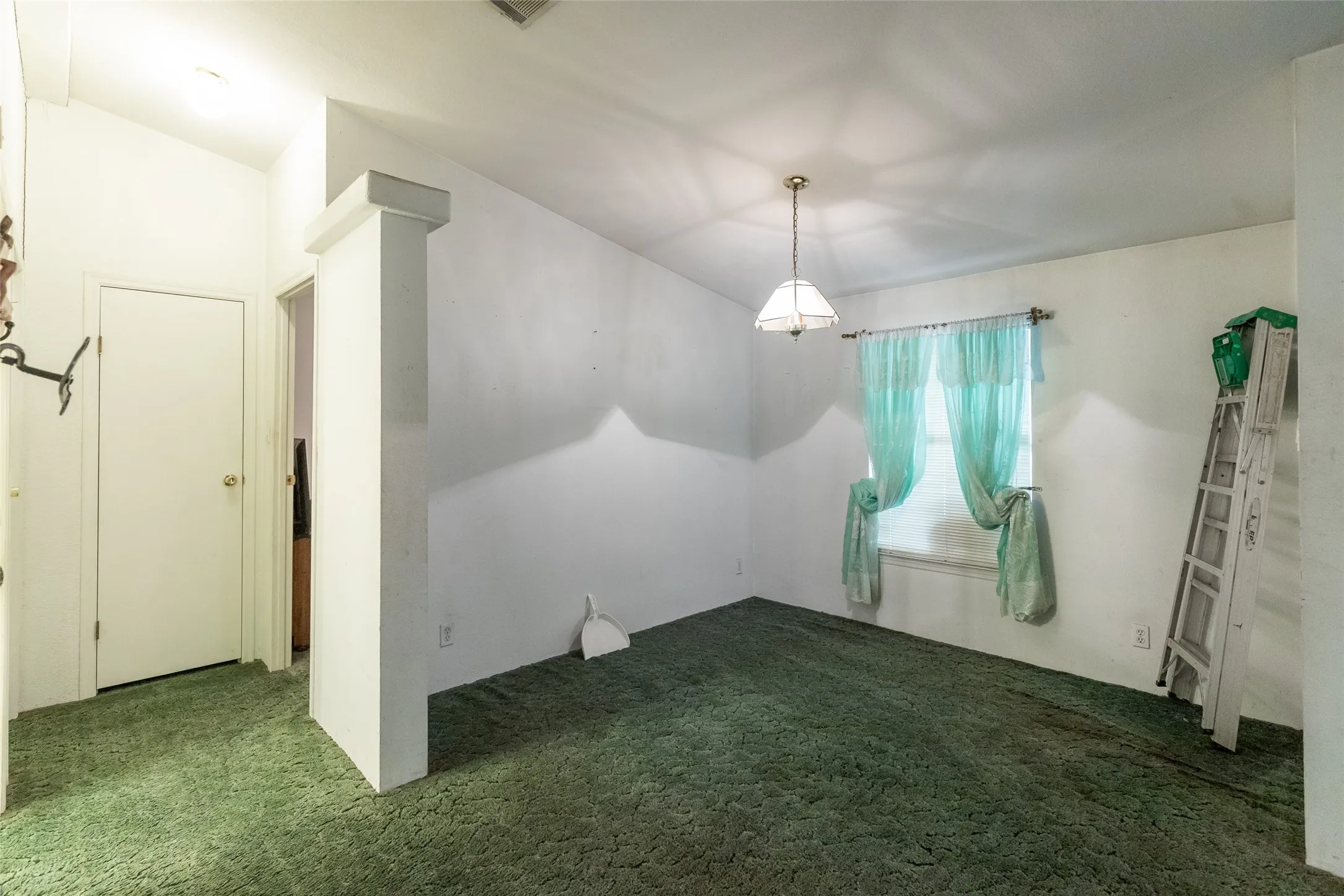 Mobile Home For Sale in Callahan County , 7852 Fm 603, Clyde, Texas 79510, 3 Bedroom, 2 Bathroom, Garage spaces, 1,456 Sqft, built in 1995, mls#21310883, Real Estate Agent in Clyde, Homes For Sale in Callahan county, Homes For Sale in Clyde, Realtor in Clyde Texas, Real Estate Brokerage Independent Realty Texas, Luminita Cordes Realtor