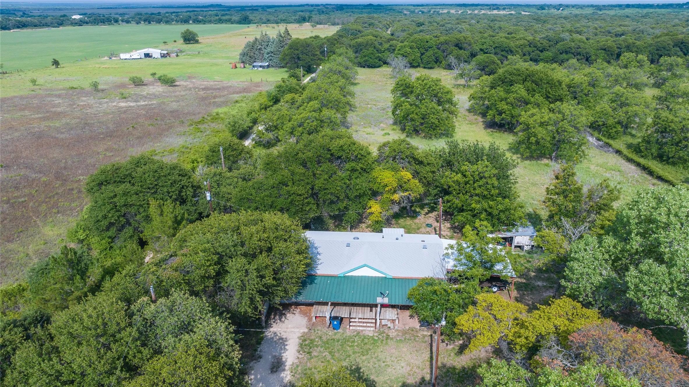 Mobile Home For Sale in Callahan County , 7852 Fm 603, Clyde, Texas 79510, 3 Bedroom, 2 Bathroom, Garage spaces, 1,456 Sqft, built in 1995, mls#21310883, Real Estate Agent in Clyde, Homes For Sale in Callahan county, Homes For Sale in Clyde, Realtor in Clyde Texas, Real Estate Brokerage Independent Realty Texas, Luminita Cordes Realtor