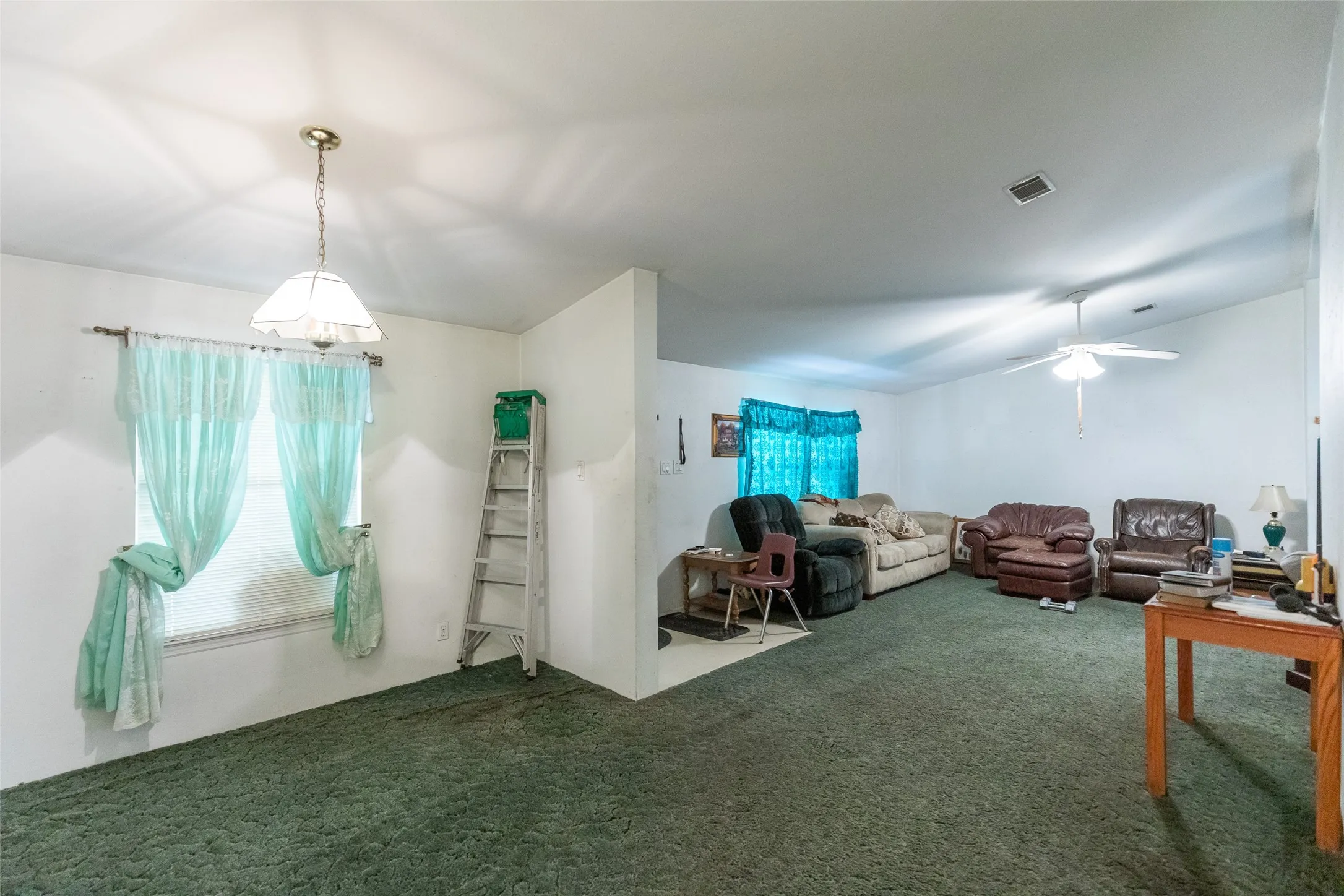 Mobile Home For Sale in Callahan County , 7852 Fm 603, Clyde, Texas 79510, 3 Bedroom, 2 Bathroom, Garage spaces, 1,456 Sqft, built in 1995, mls#21310883, Real Estate Agent in Clyde, Homes For Sale in Callahan county, Homes For Sale in Clyde, Realtor in Clyde Texas, Real Estate Brokerage Independent Realty Texas, Luminita Cordes Realtor
