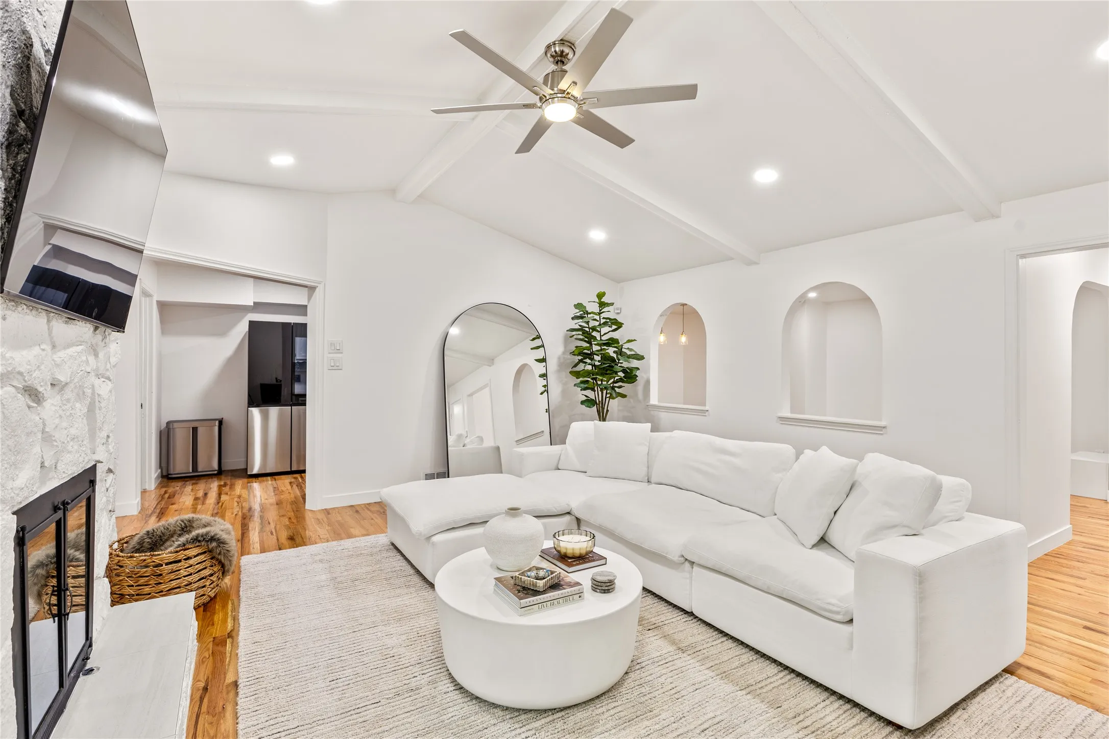 Single Family Residence For Sale in Dallas County , 2304 babalos Lane, Dallas, Texas 75228, 3 Bedroom, 3 Bathroom, 1 Garage spaces, 1,892 Sqft, built in 1968, mls#21310947, Real Estate Agent in Dallas, Homes For Sale in Dallas county, Homes For Sale in Dallas, Realtor in Dallas Texas, Real Estate Brokerage Independent Realty Texas, Luminita Cordes Realtor