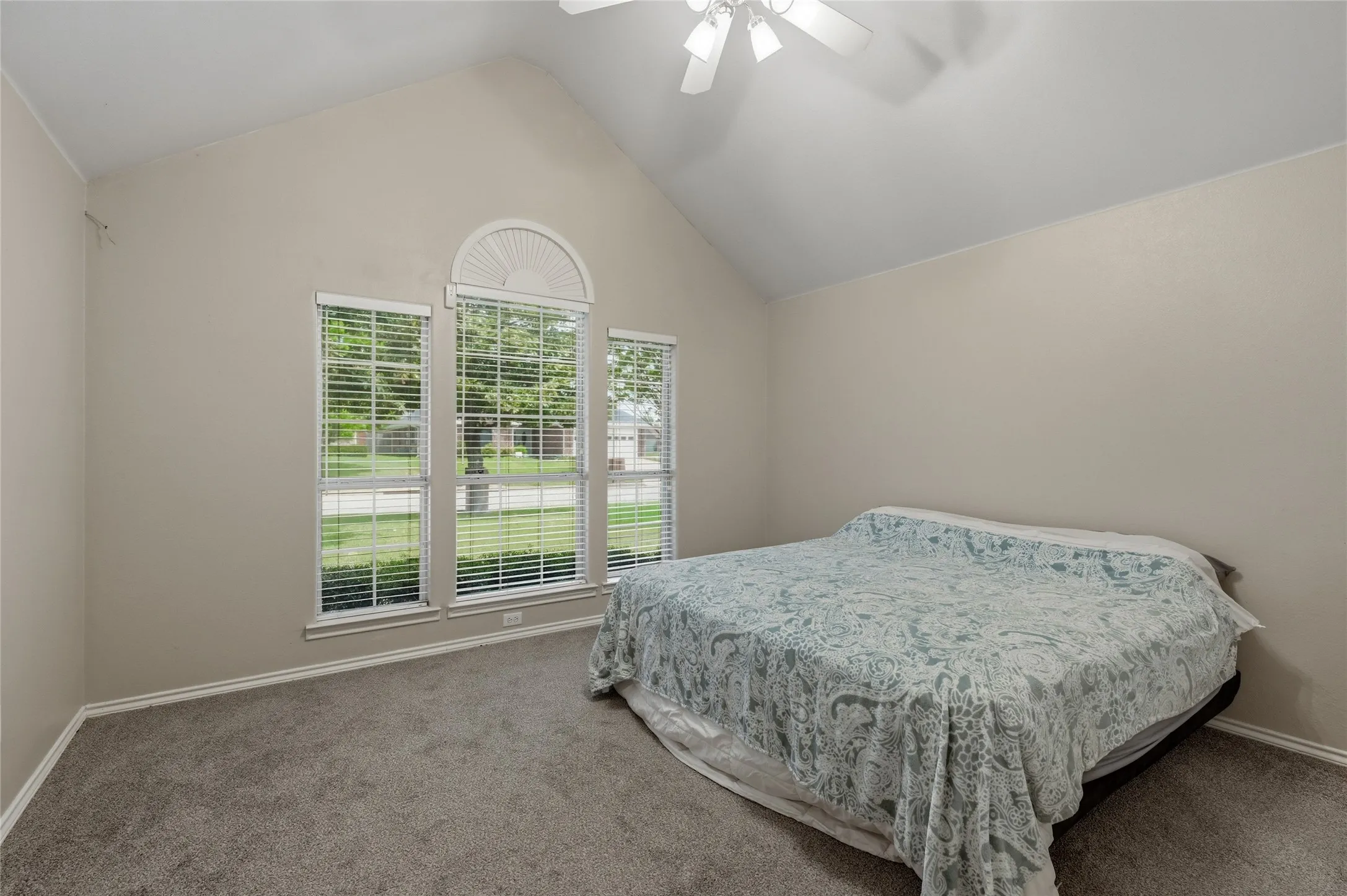 Single Family Residence For Sale in Grayson County , 4804 Hara Lane, Sherman, Texas 75092, 3 Bedroom, 2 Bathroom, 2 Garage spaces, 1,858 Sqft, built in 1997, mls#21310952, Real Estate Agent in Sherman, Homes For Sale in Grayson county, Homes For Sale in Sherman, Realtor in Sherman Texas, Real Estate Brokerage Independent Realty Texas, Luminita Cordes Realtor