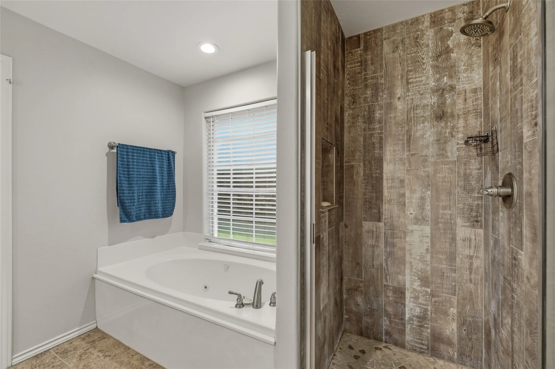 Single Family Residence For Sale in Grayson County , 4804 Hara Lane, Sherman, Texas 75092, 3 Bedroom, 2 Bathroom, 2 Garage spaces, 1,858 Sqft, built in 1997, mls#21310952, Real Estate Agent in Sherman, Homes For Sale in Grayson county, Homes For Sale in Sherman, Realtor in Sherman Texas, Real Estate Brokerage Independent Realty Texas, Luminita Cordes Realtor