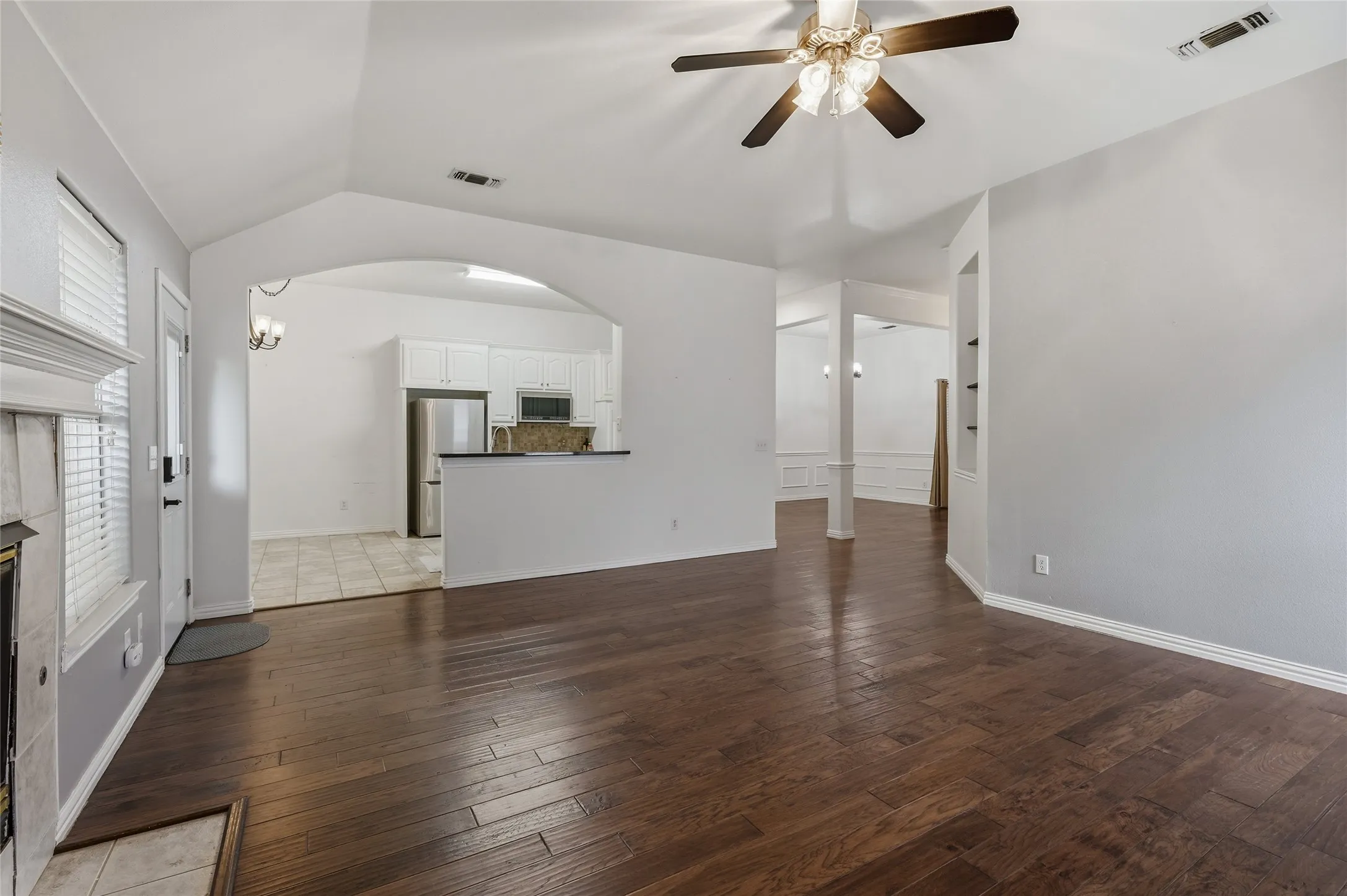 Single Family Residence For Sale in Grayson County , 4804 Hara Lane, Sherman, Texas 75092, 3 Bedroom, 2 Bathroom, 2 Garage spaces, 1,858 Sqft, built in 1997, mls#21310952, Real Estate Agent in Sherman, Homes For Sale in Grayson county, Homes For Sale in Sherman, Realtor in Sherman Texas, Real Estate Brokerage Independent Realty Texas, Luminita Cordes Realtor
