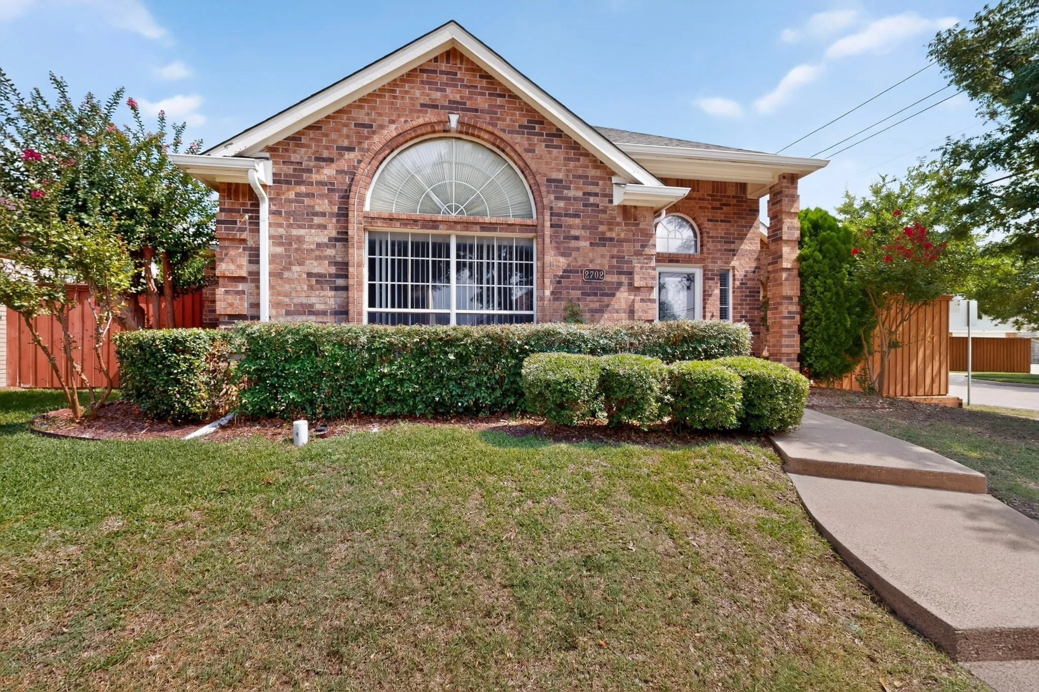 Single Family Residence For Sale in Collin County , 2702 Garden Springs Drive, Richardson, Texas 75082, 3 Bedroom, 2 Bathroom, 2 Garage spaces, 1,964 Sqft, built in 1991, mls#21310975, Real Estate Agent in Richardson, Homes For Sale in Collin county, Homes For Sale in Richardson, Realtor in Richardson Texas, Real Estate Brokerage Independent Realty Texas, Luminita Cordes Realtor