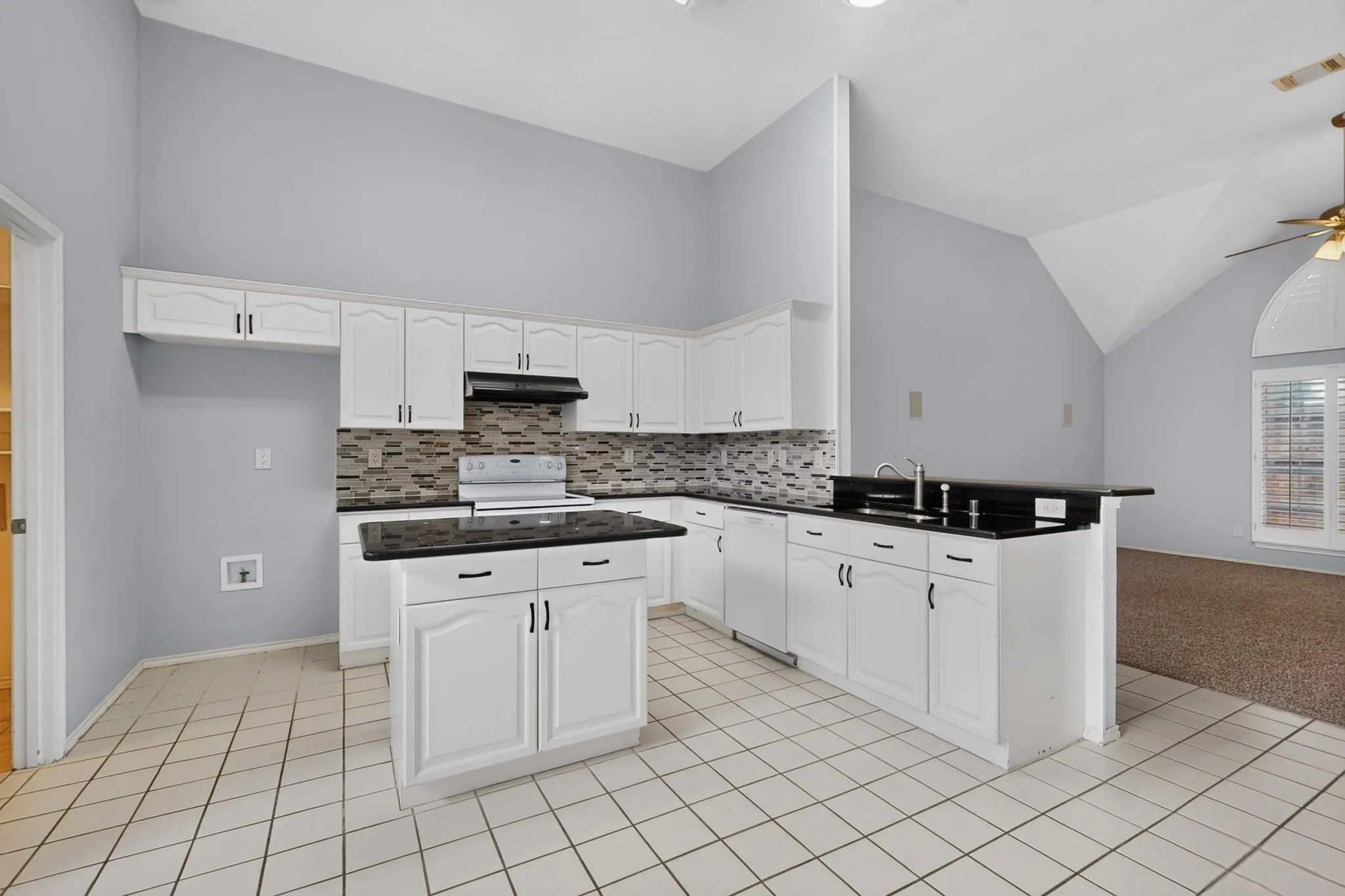 Single Family Residence For Sale in Collin County , 2702 Garden Springs Drive, Richardson, Texas 75082, 3 Bedroom, 2 Bathroom, 2 Garage spaces, 1,964 Sqft, built in 1991, mls#21310975, Real Estate Agent in Richardson, Homes For Sale in Collin county, Homes For Sale in Richardson, Realtor in Richardson Texas, Real Estate Brokerage Independent Realty Texas, Luminita Cordes Realtor
