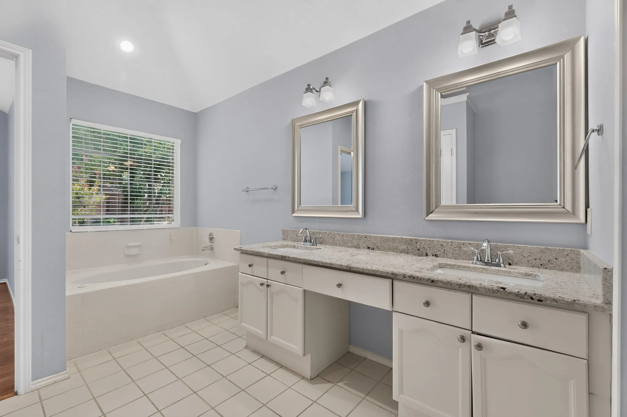 Single Family Residence For Sale in Collin County , 2702 Garden Springs Drive, Richardson, Texas 75082, 3 Bedroom, 2 Bathroom, 2 Garage spaces, 1,964 Sqft, built in 1991, mls#21310975, Real Estate Agent in Richardson, Homes For Sale in Collin county, Homes For Sale in Richardson, Realtor in Richardson Texas, Real Estate Brokerage Independent Realty Texas, Luminita Cordes Realtor